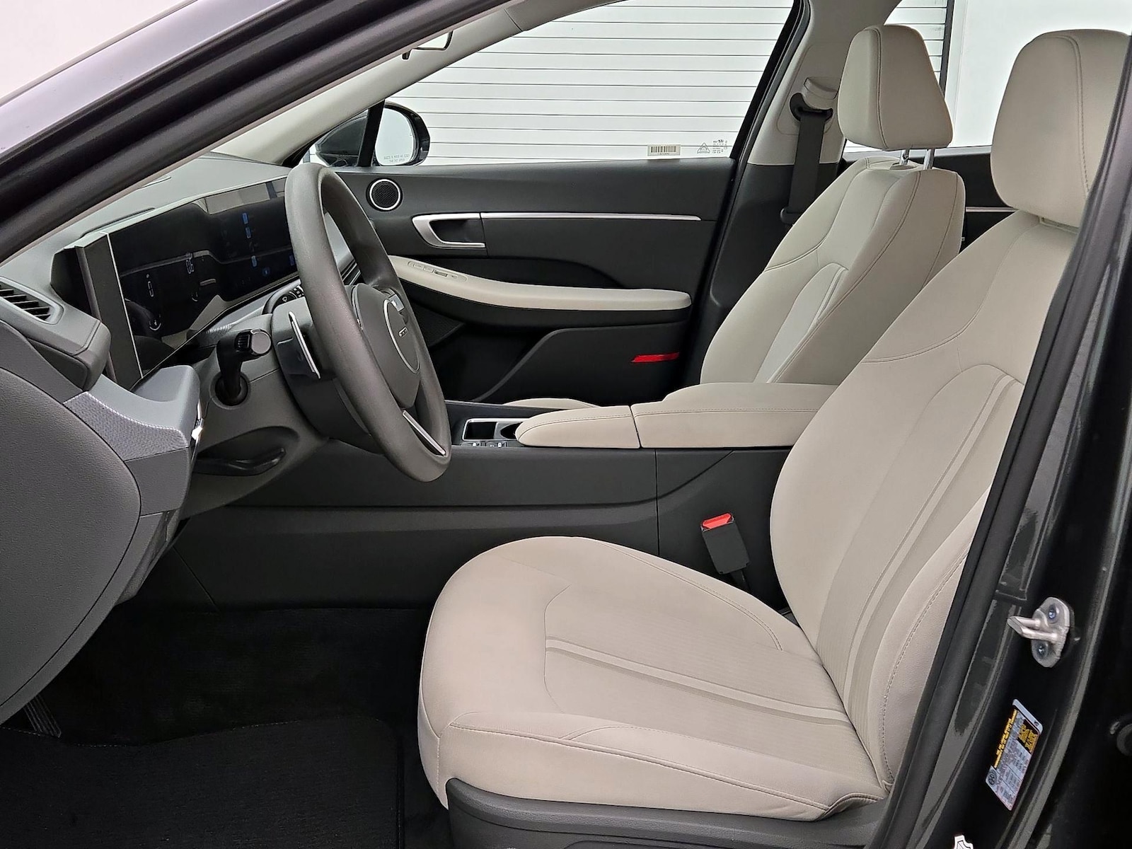 2025 Hyundai Sonata SEL - Photo 12