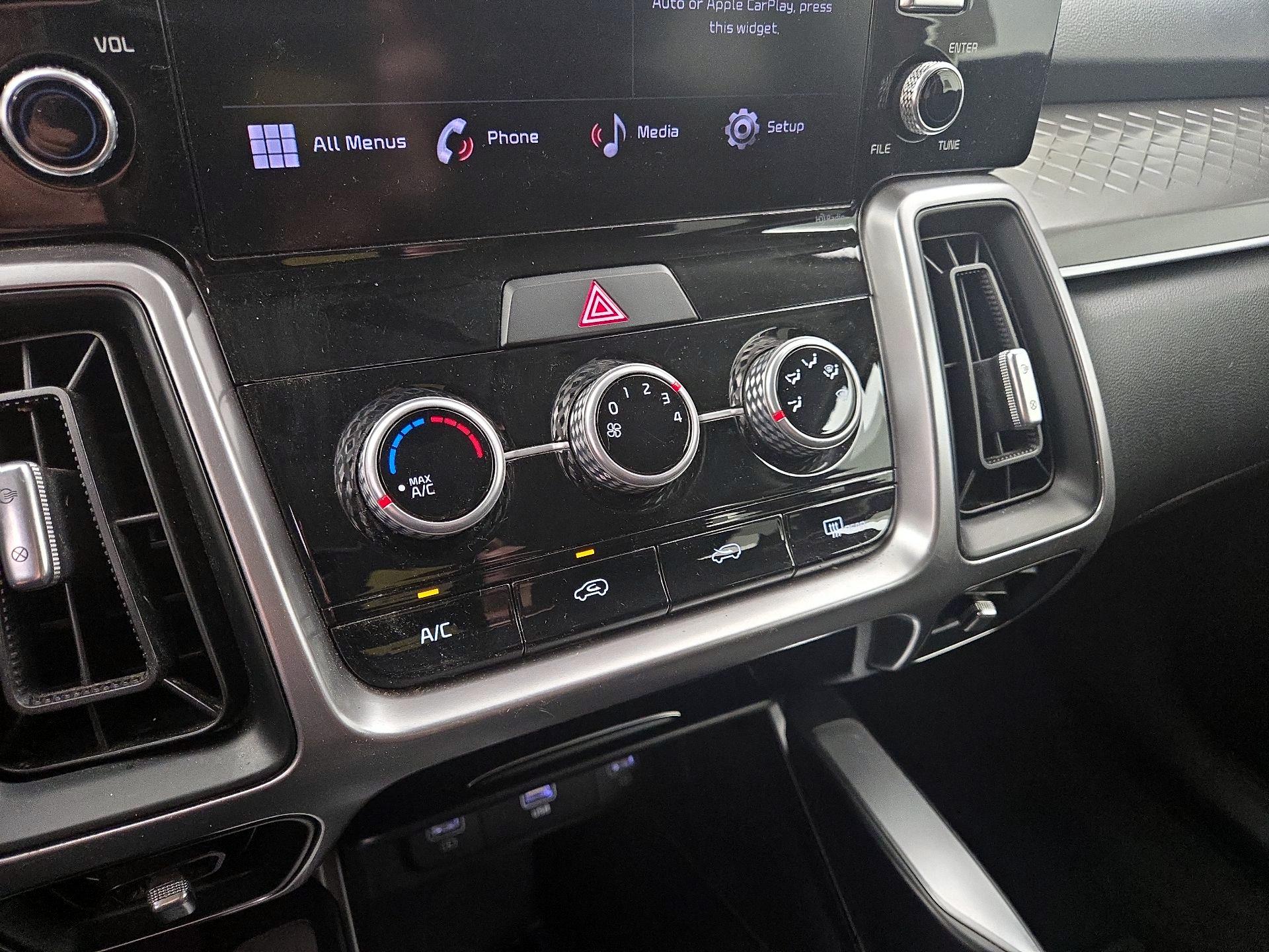 Thumbnail: 2023 Kia Sorento - 16