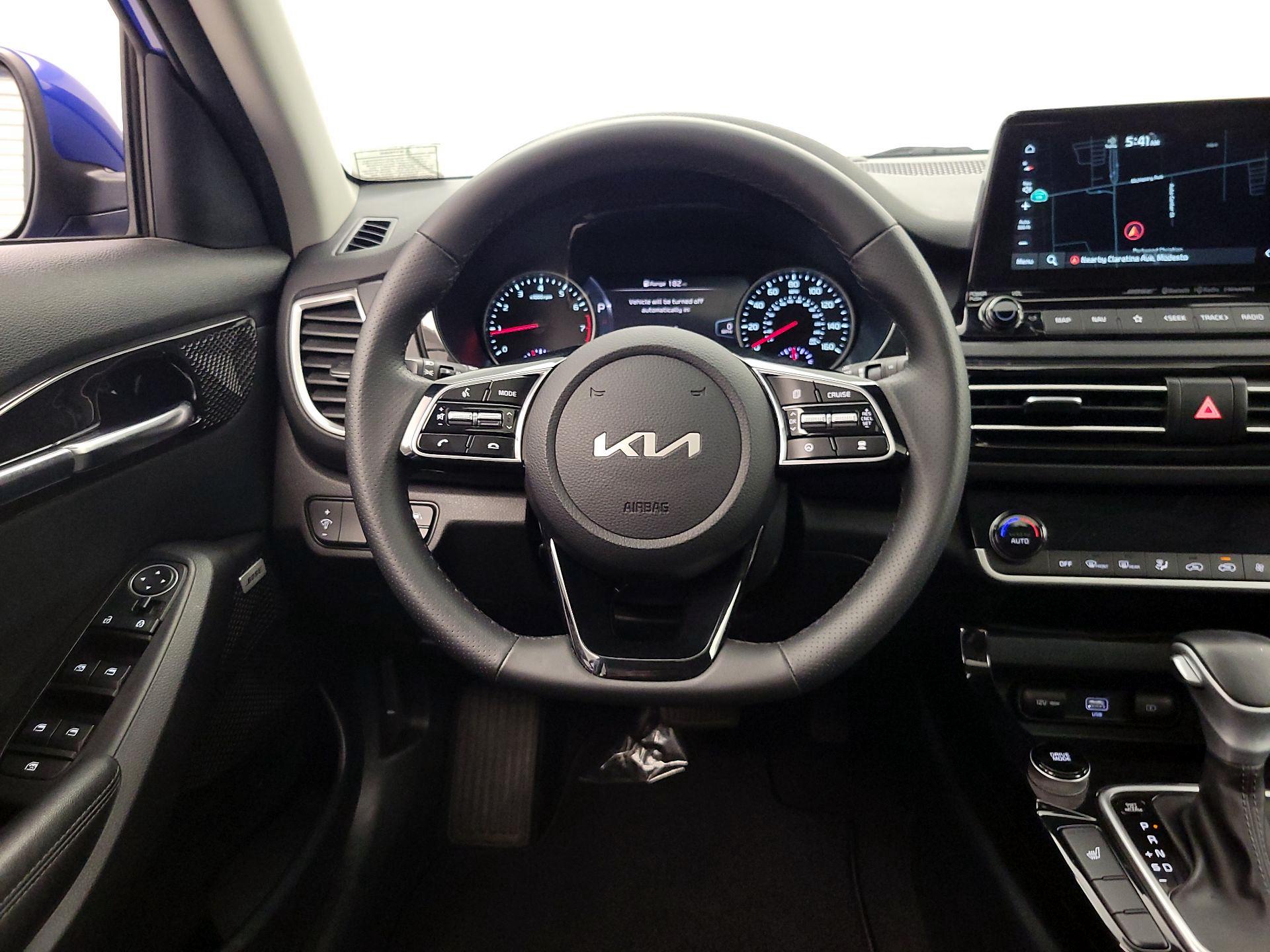 Thumbnail: 2023 Kia Seltos - 10