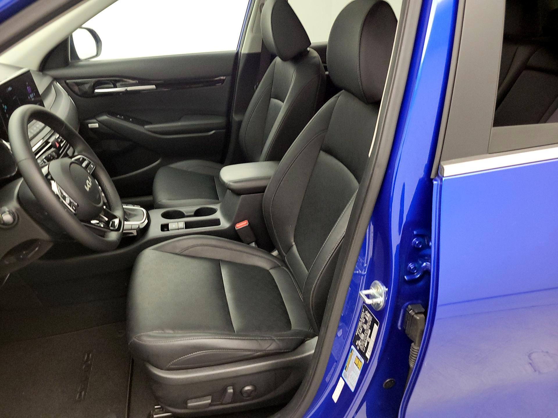 Thumbnail: 2023 Kia Seltos - 11