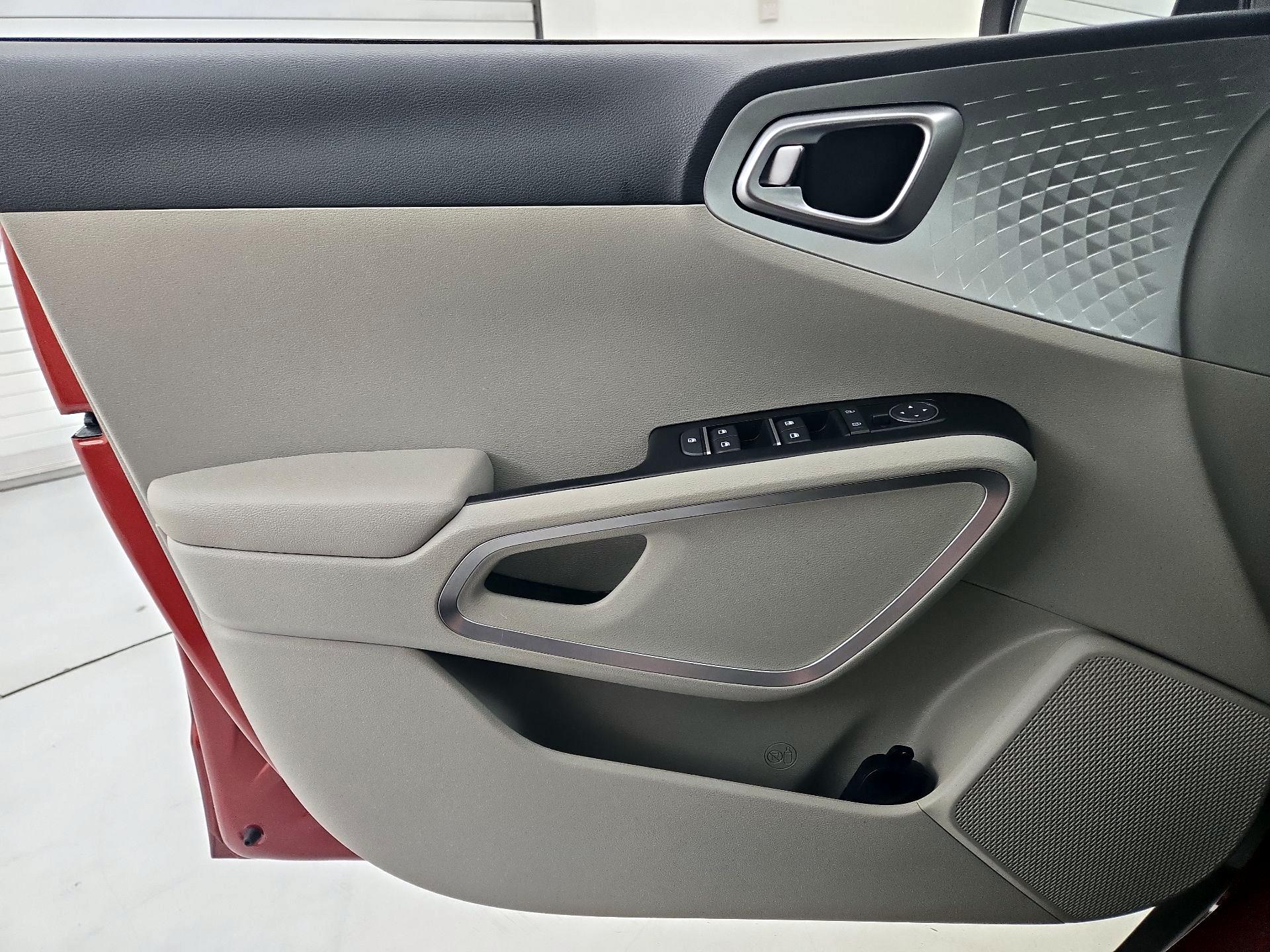 Thumbnail: 2023 Kia Soul - 12