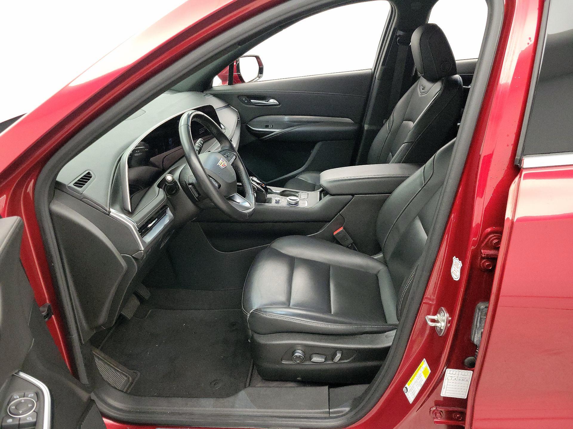 Thumbnail: 2024 Cadillac XT4 - 11