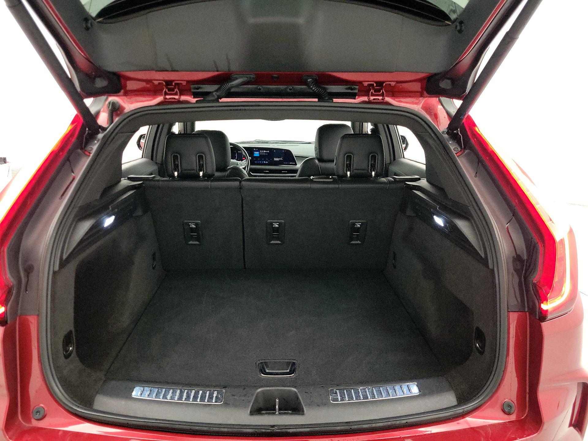 Thumbnail: 2024 Cadillac XT4 - 20