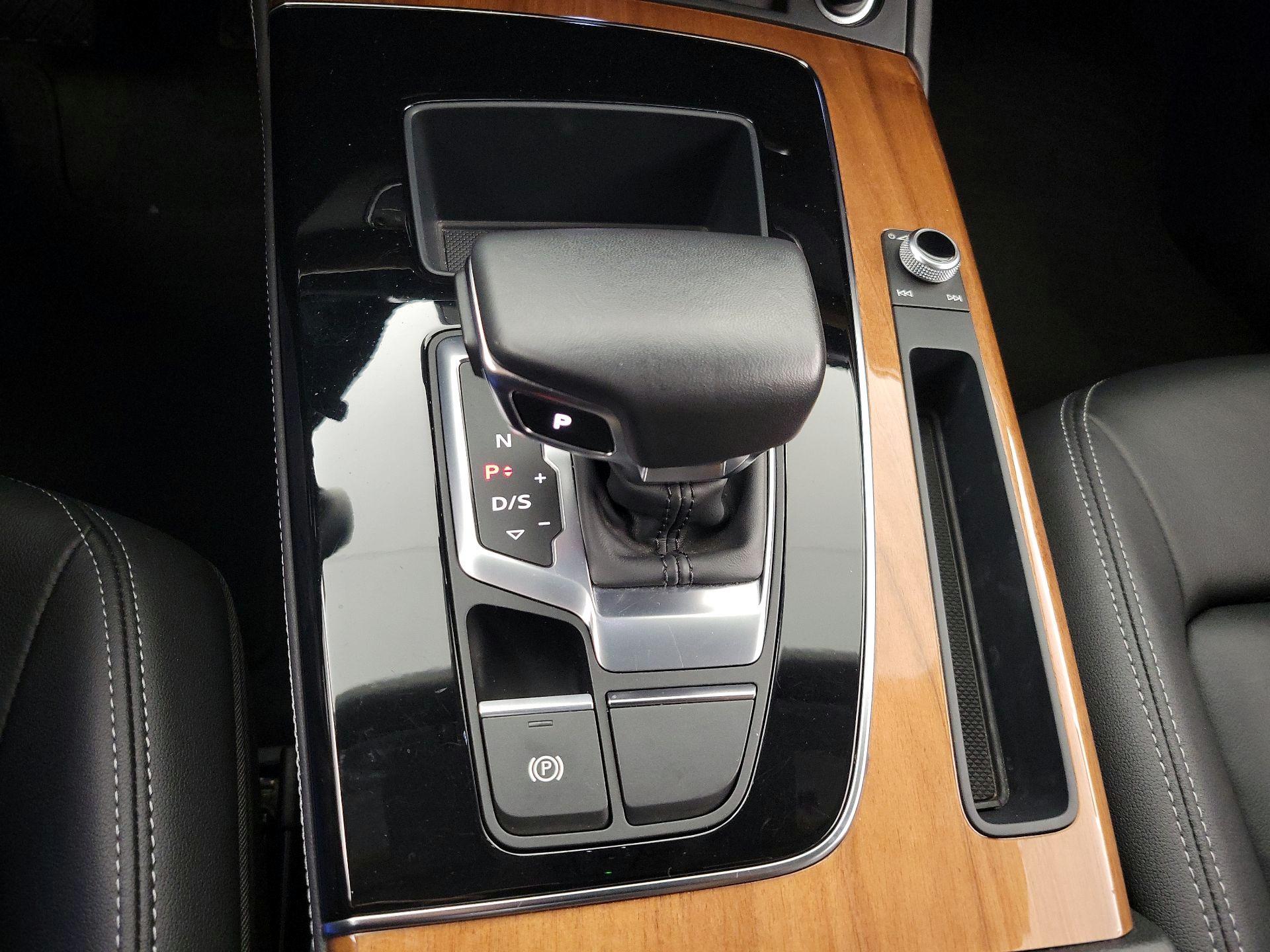 Thumbnail: 2023 Audi Q5 - 17