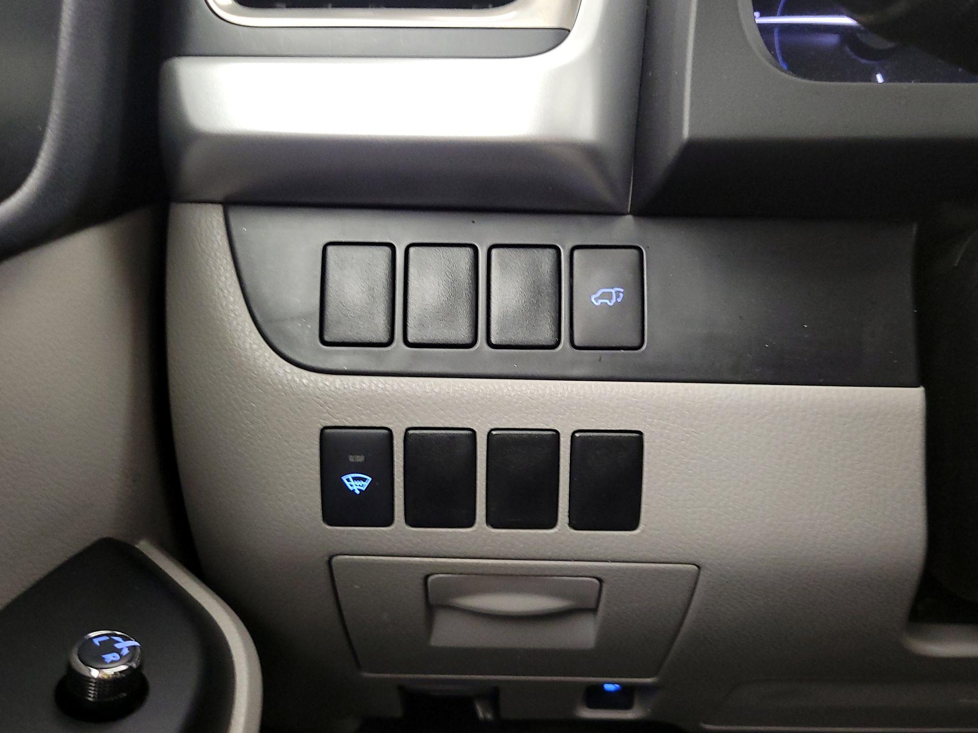 Thumbnail: 2015 Toyota Highlander - 13