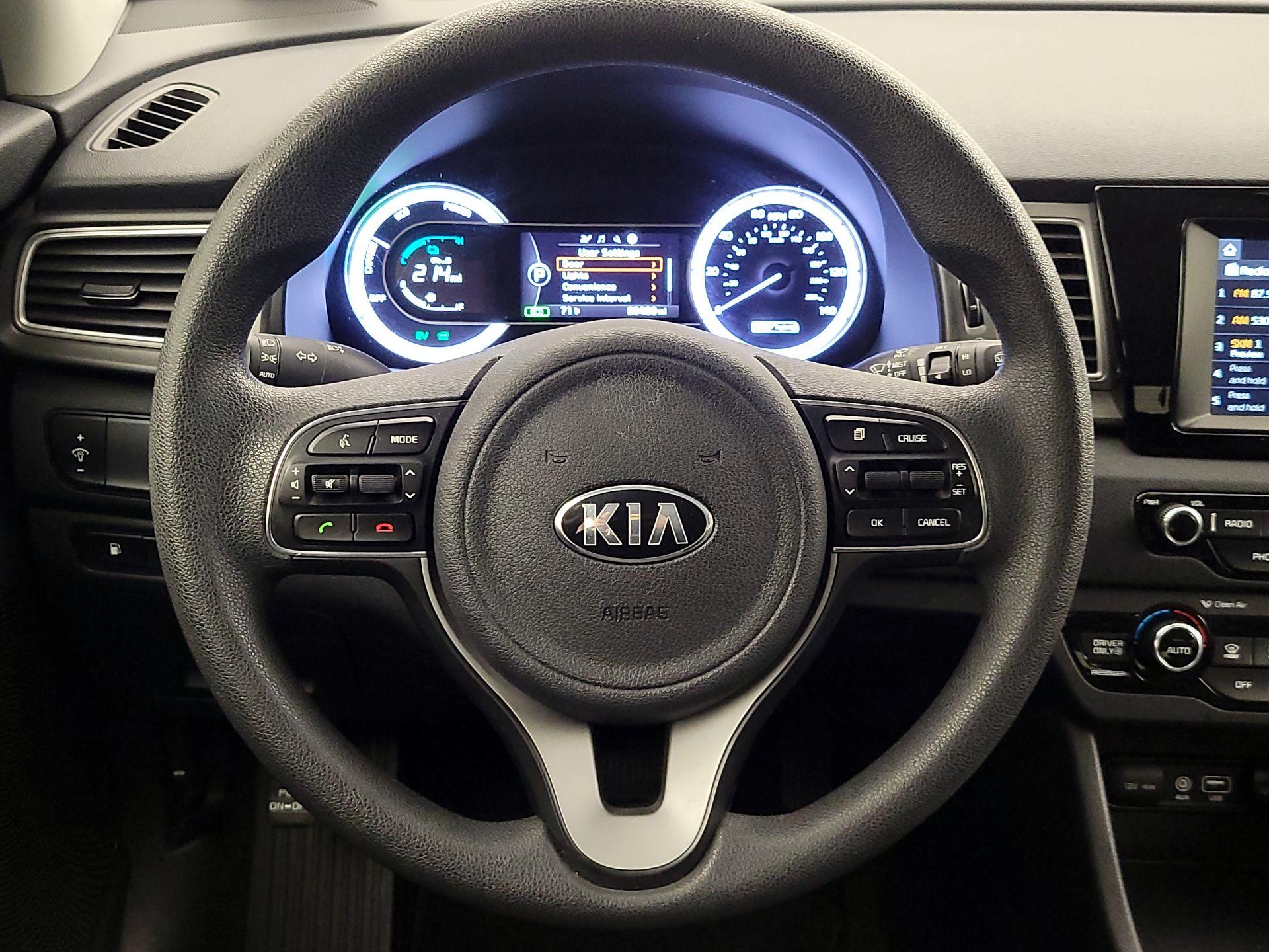 Thumbnail: 2017 Kia Niro - 10