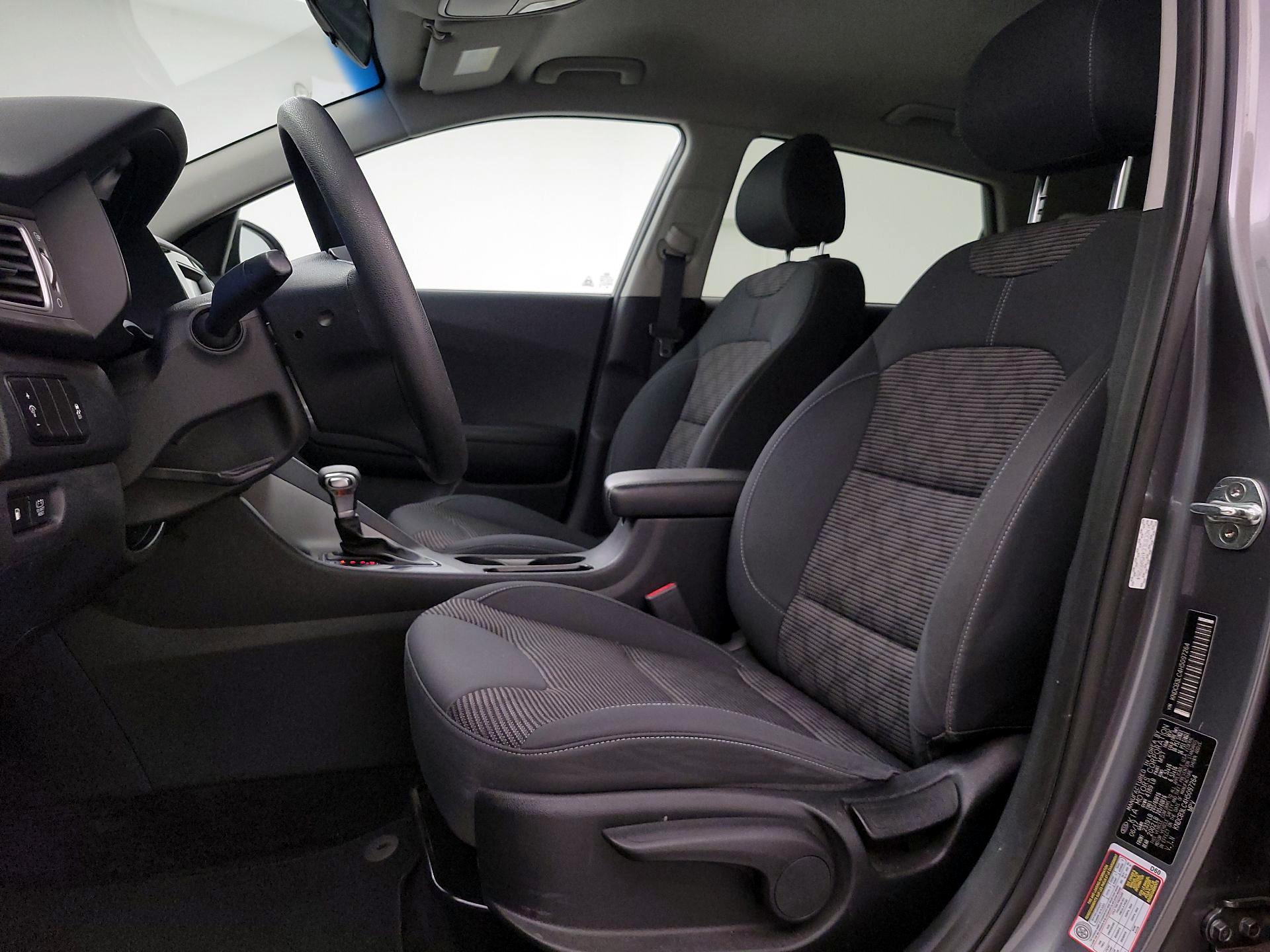 Thumbnail: 2017 Kia Niro - 11