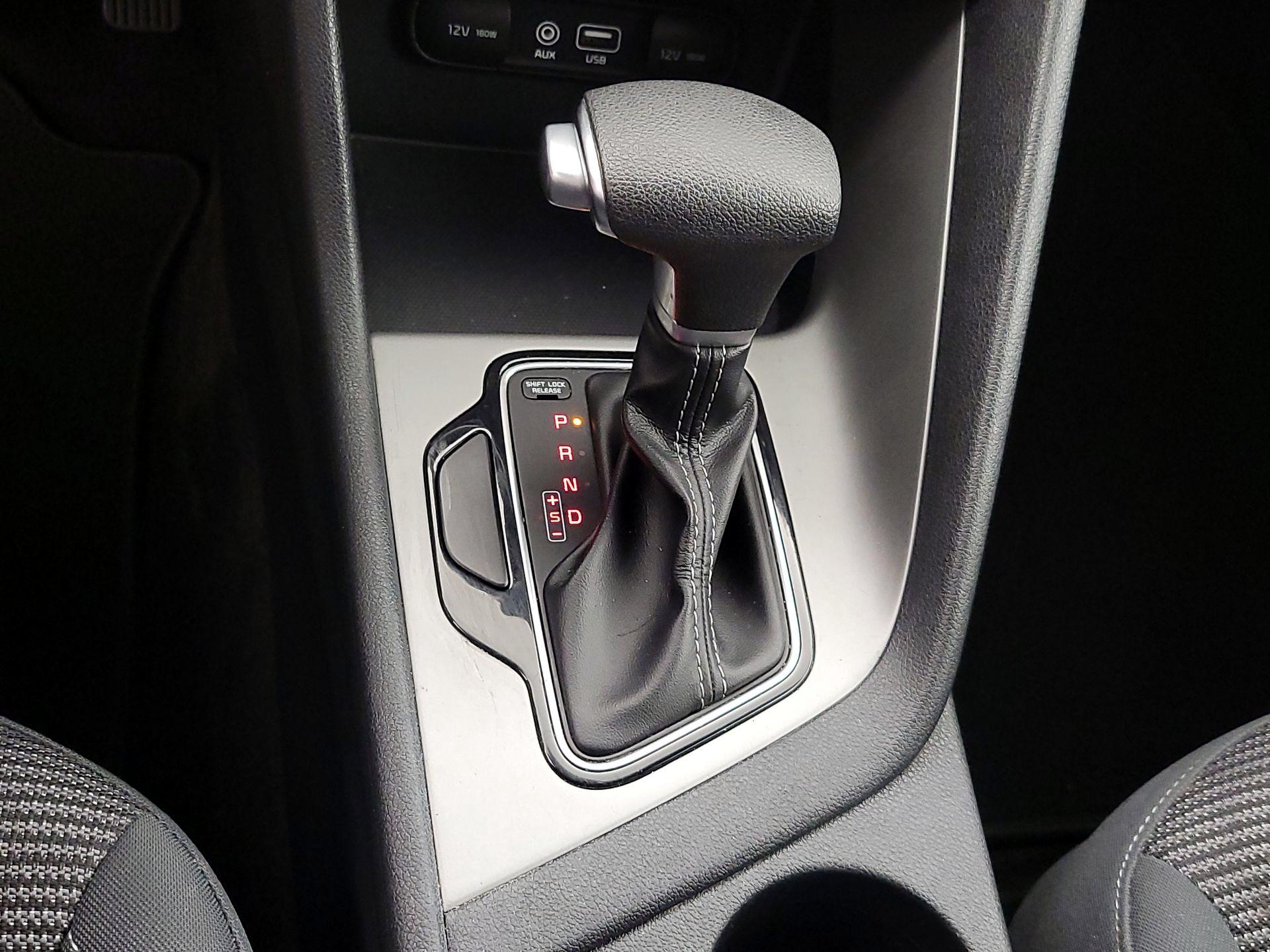 Thumbnail: 2017 Kia Niro - 17