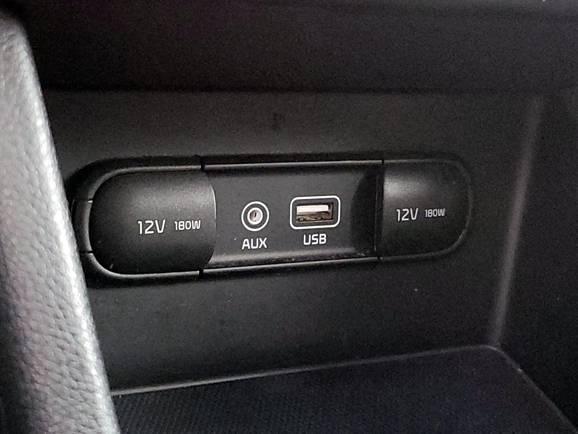 Thumbnail: 2017 Kia Niro - 18