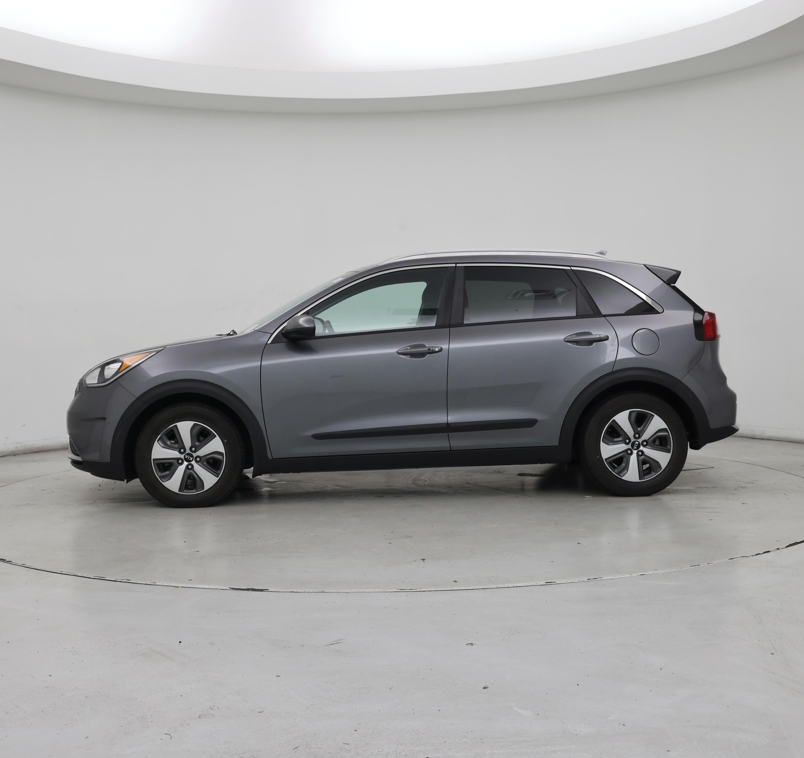 Thumbnail: 2017 Kia Niro - 3