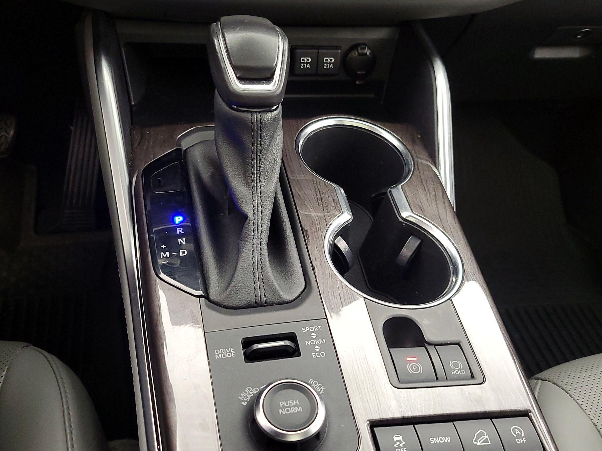 Thumbnail: 2020 Toyota Highlander - 18