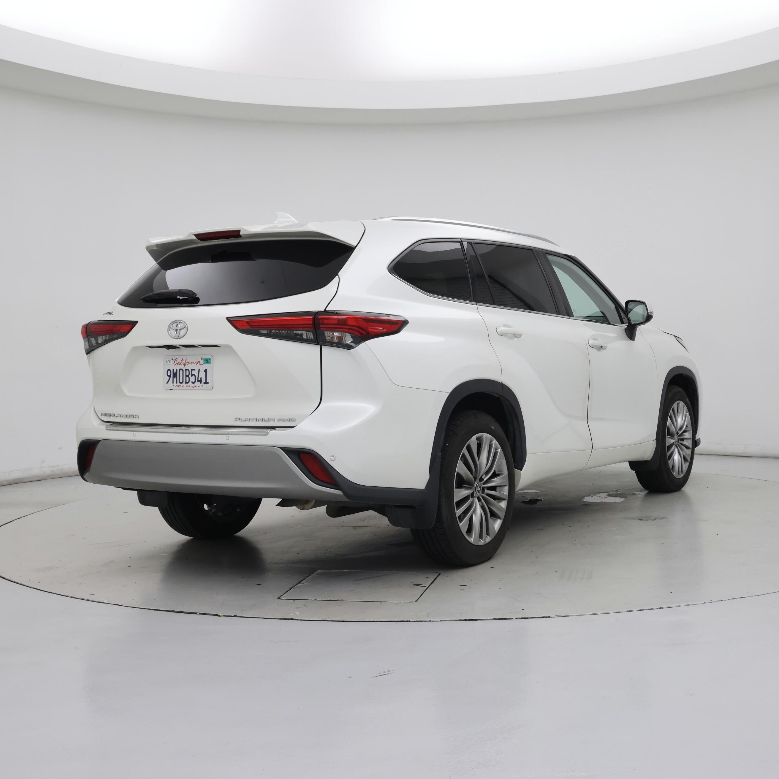 Thumbnail: 2020 Toyota Highlander - 8