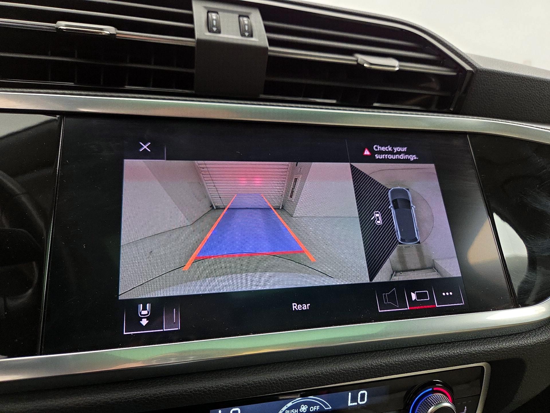 Thumbnail: 2021 Audi Q3 - 14