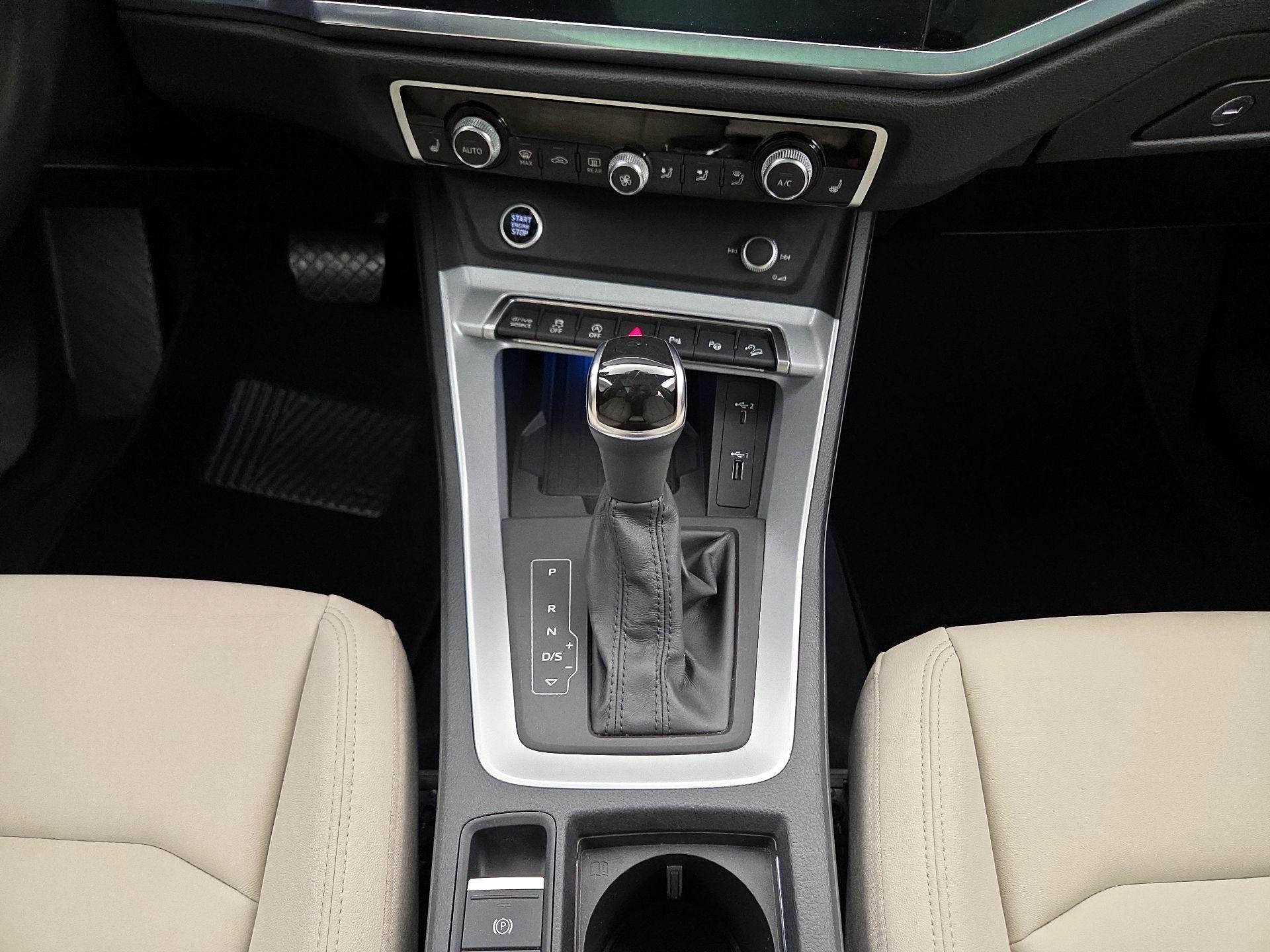 Thumbnail: 2021 Audi Q3 - 17