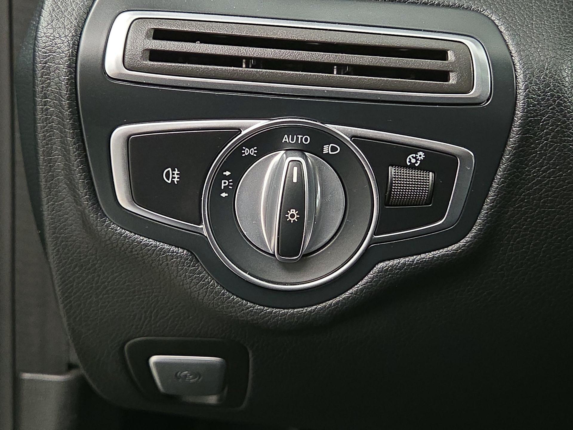 Thumbnail: 2021 Mercedes-Benz C-Class - 13