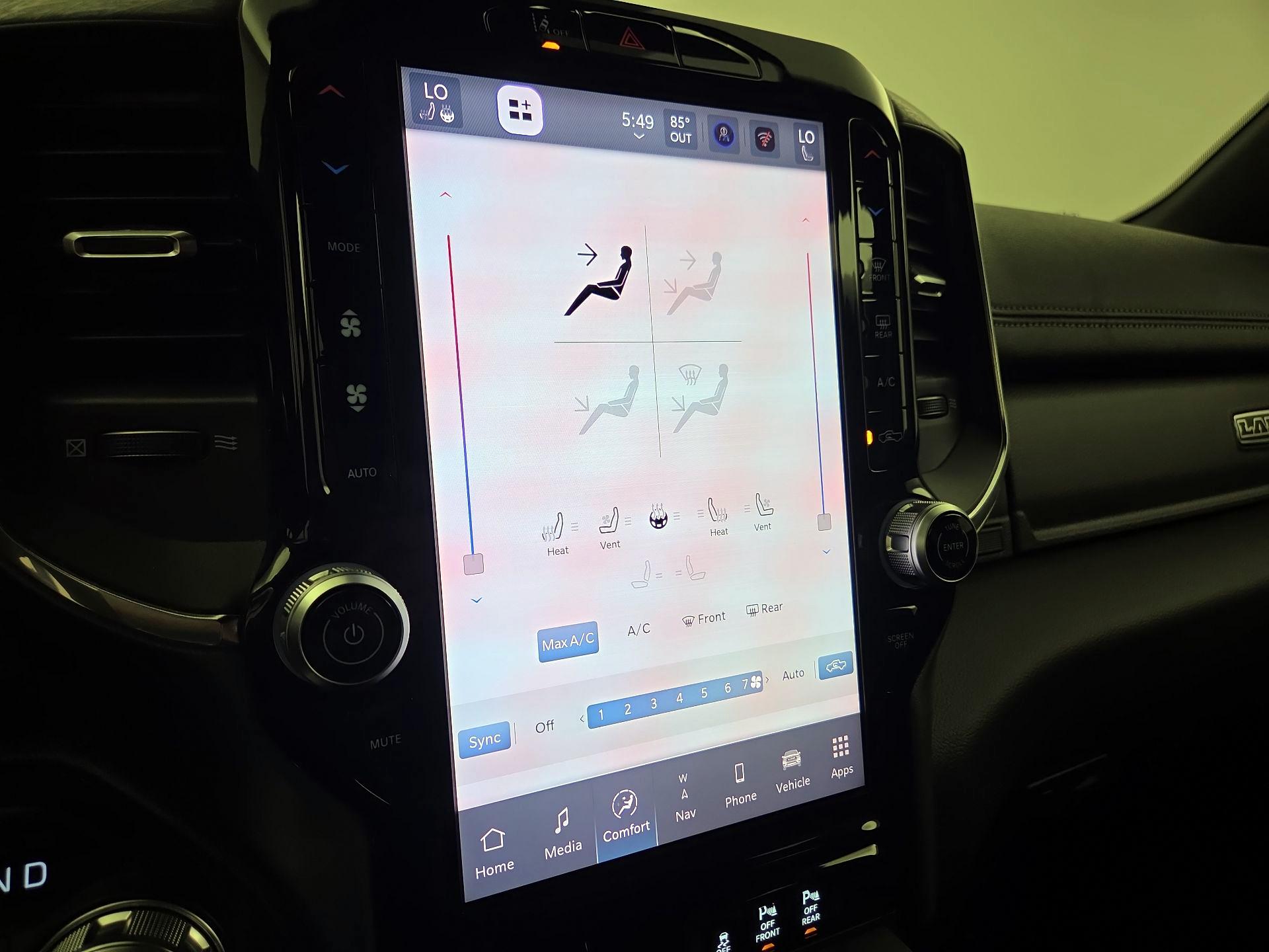 Thumbnail: 2025 RAM 1500 - 17