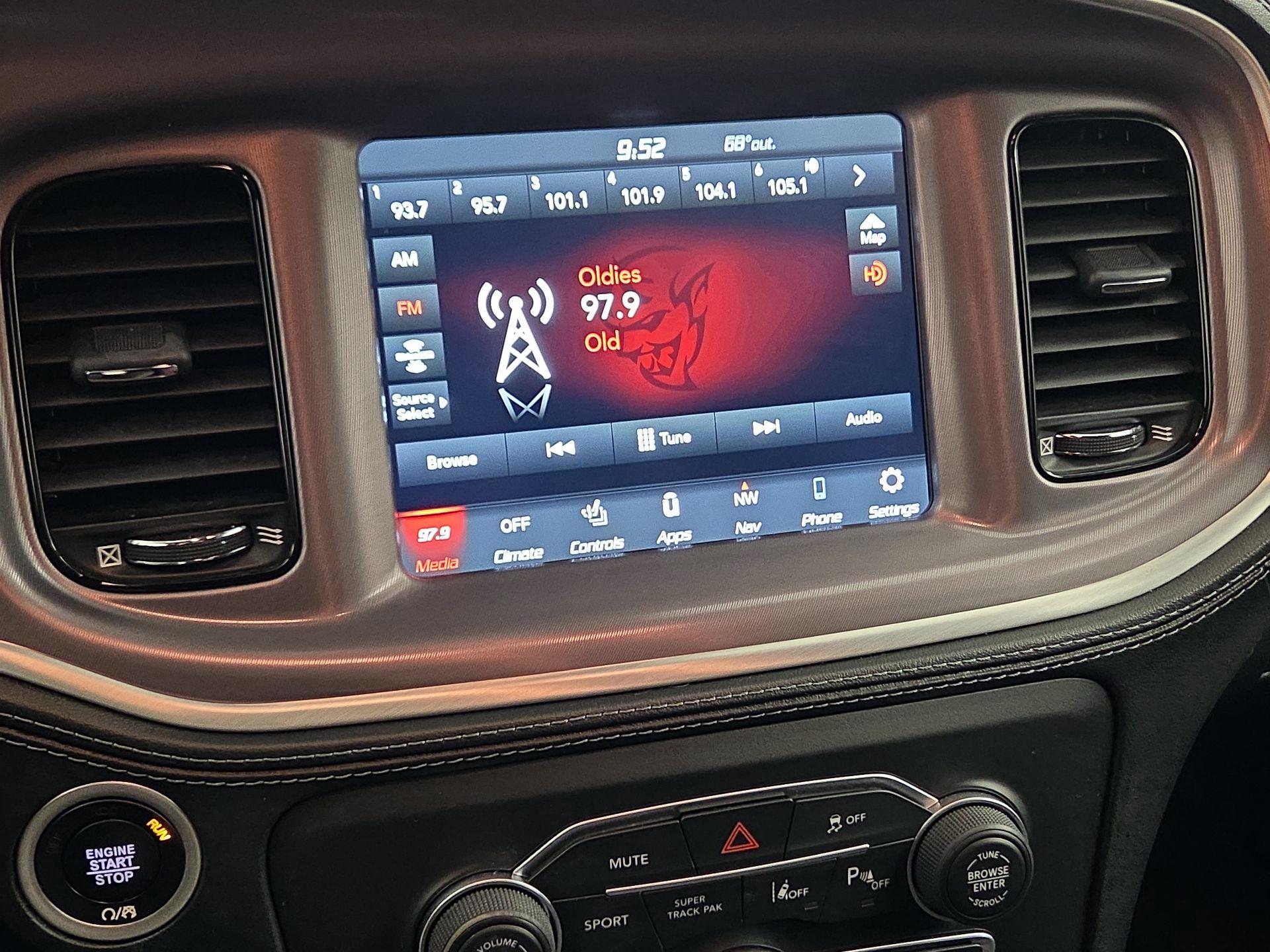 Thumbnail: 2022 Dodge Charger - 16