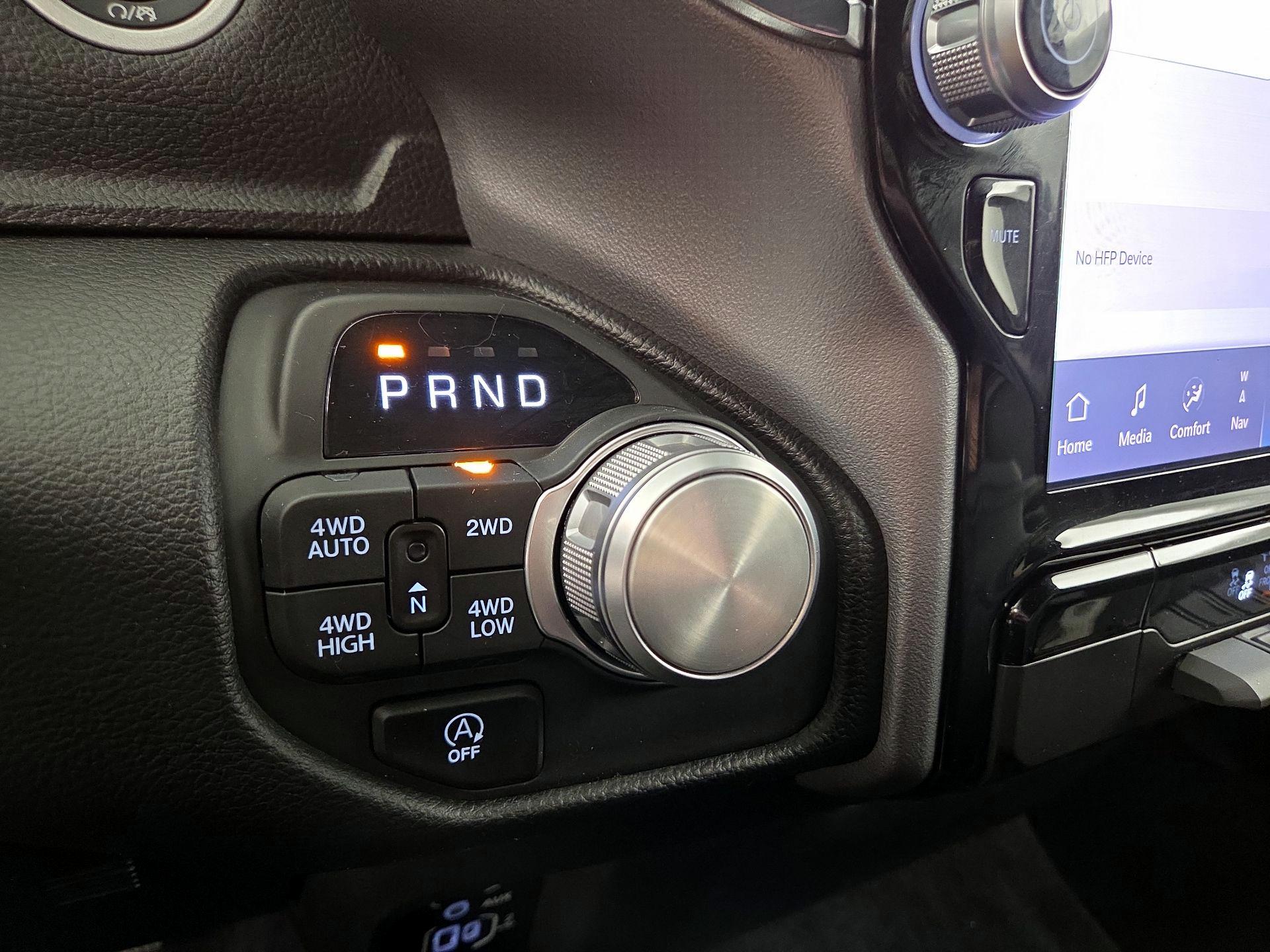 Thumbnail: 2025 RAM 1500 - 18