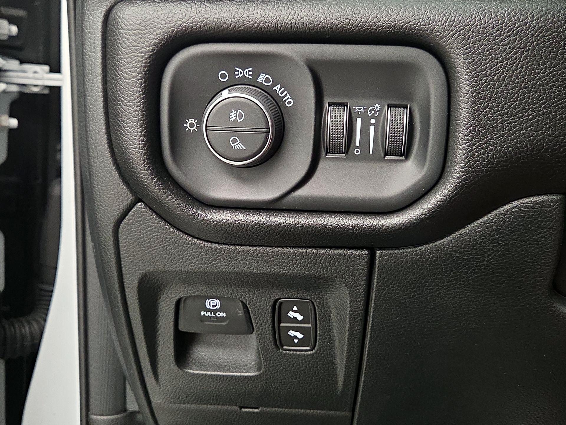 Thumbnail: 2025 RAM 1500 - 13