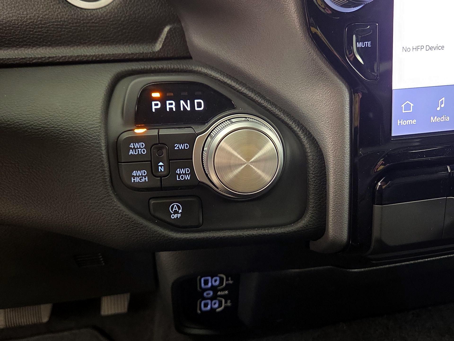 Thumbnail: 2025 RAM 1500 - 18