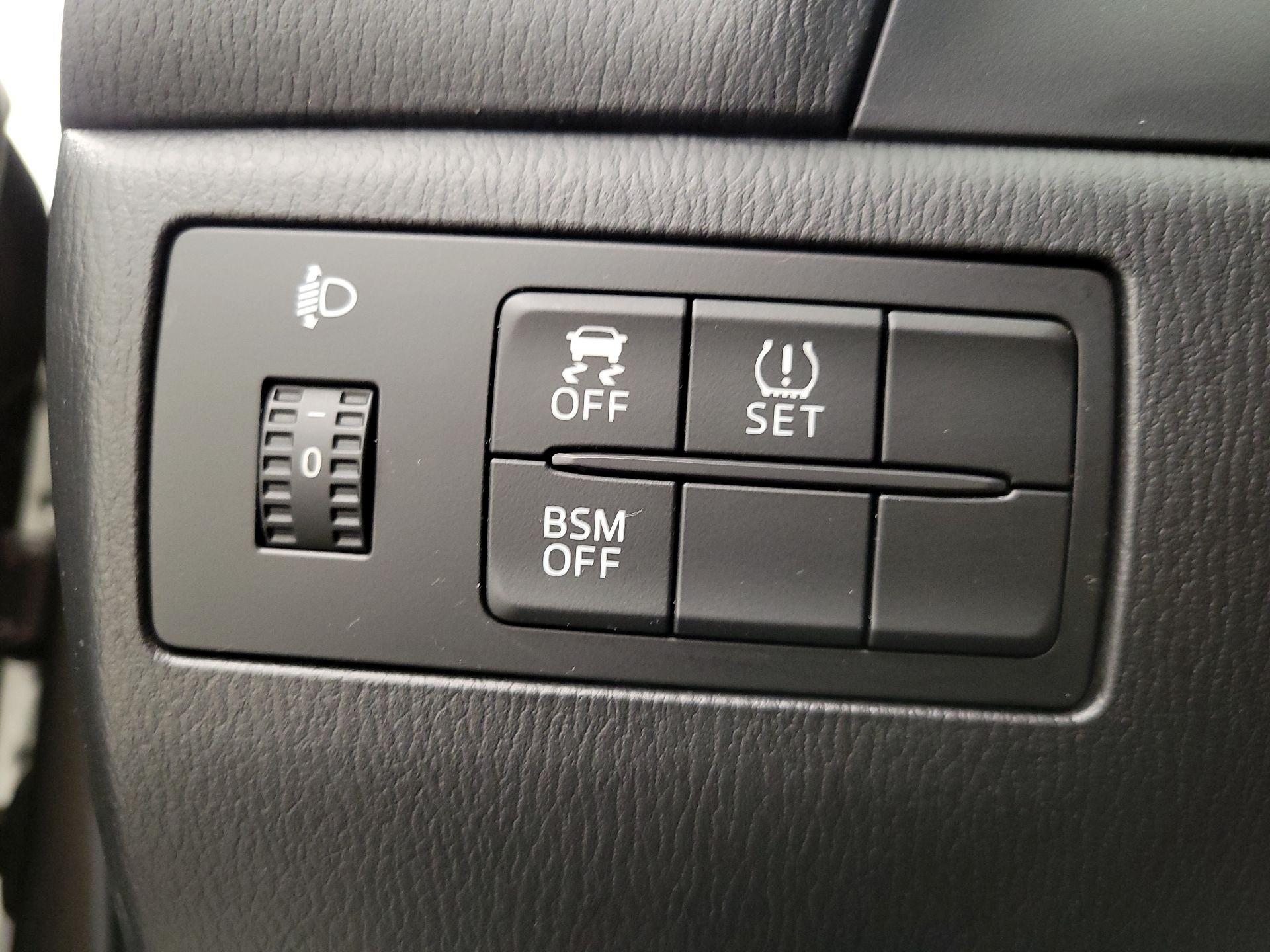 Thumbnail: 2014 Mazda Mazda3 - 13