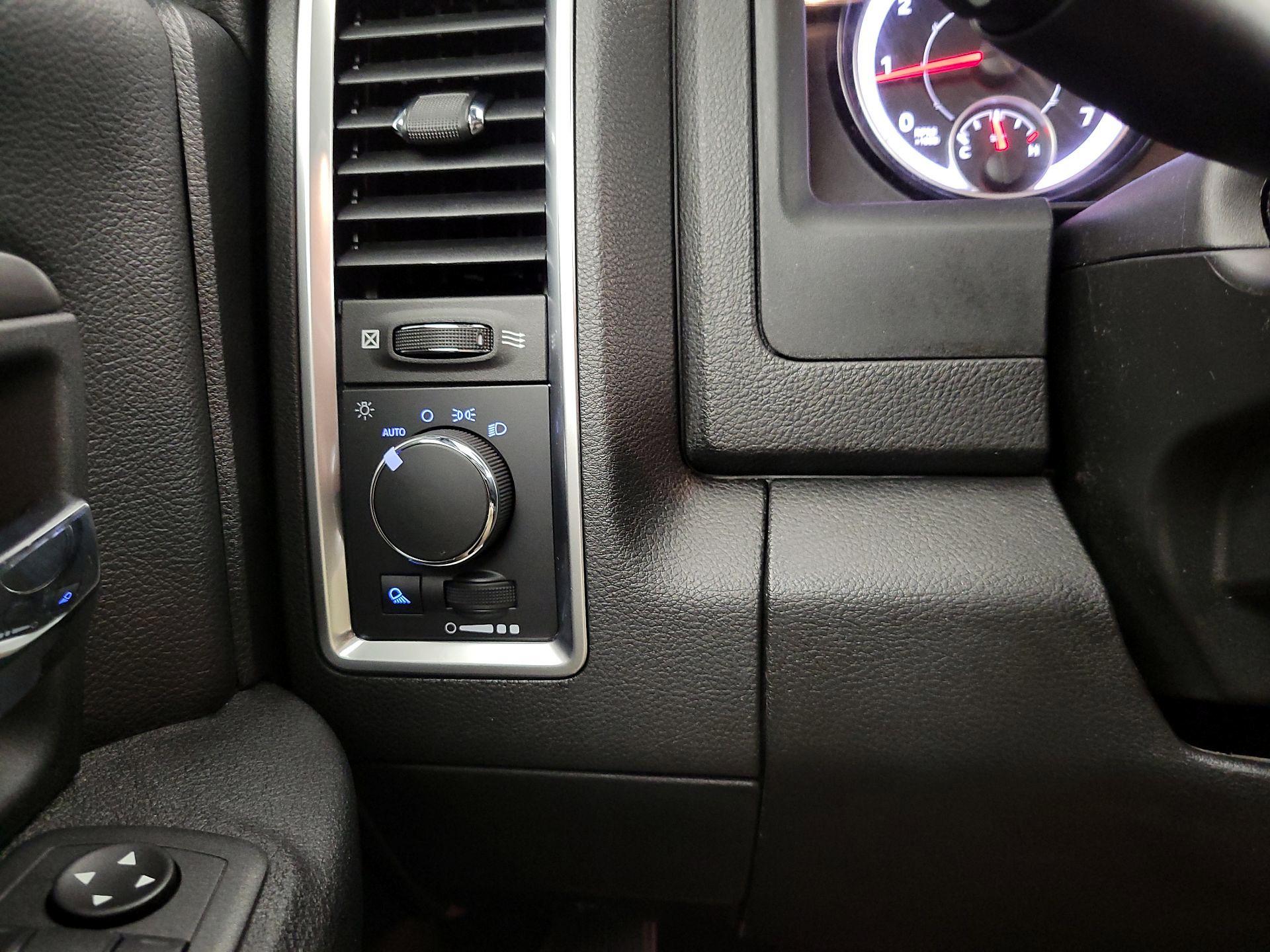 Thumbnail: 2022 RAM 1500 Classic - 13