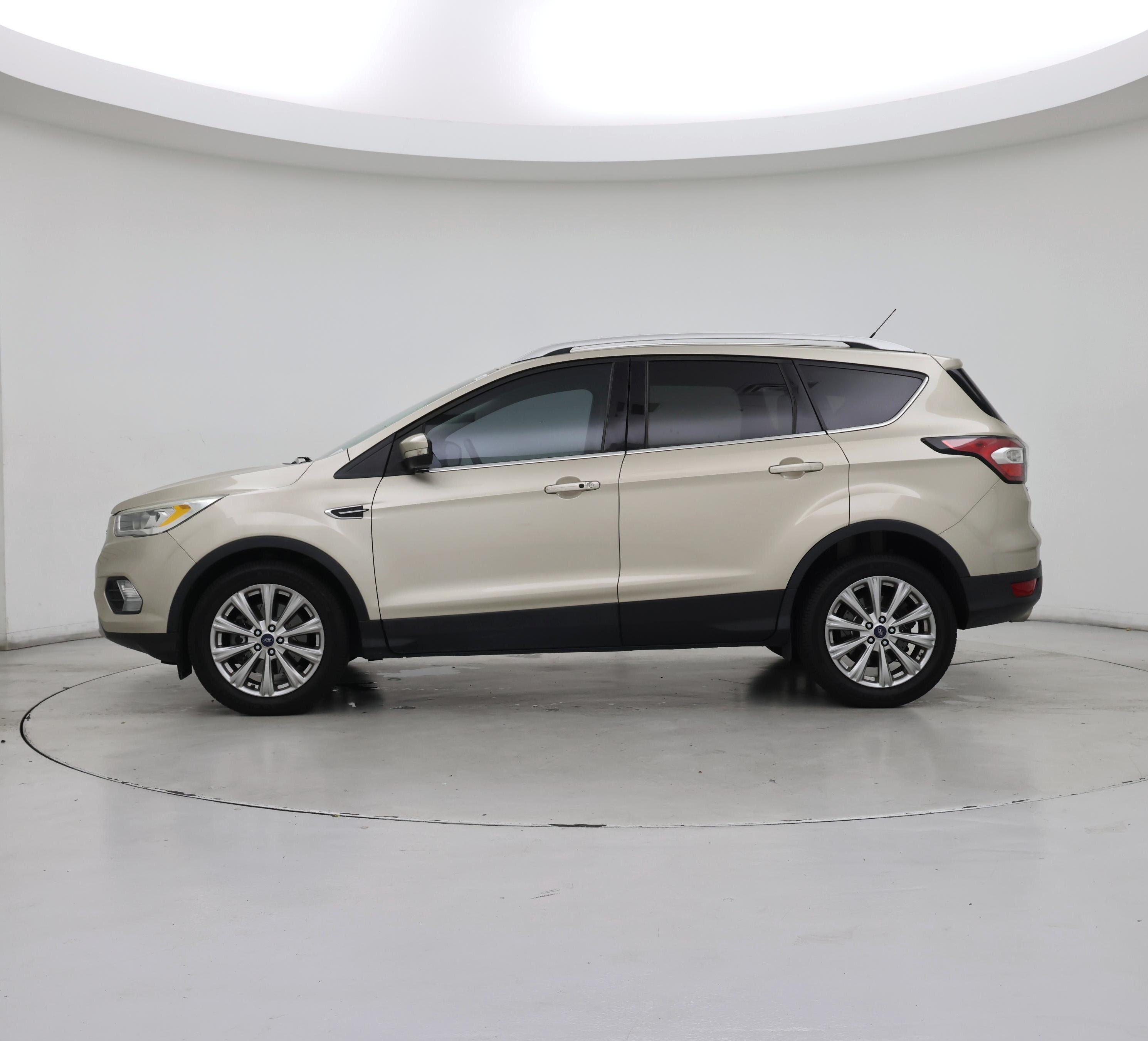 Thumbnail: 2017 Ford Escape - 3