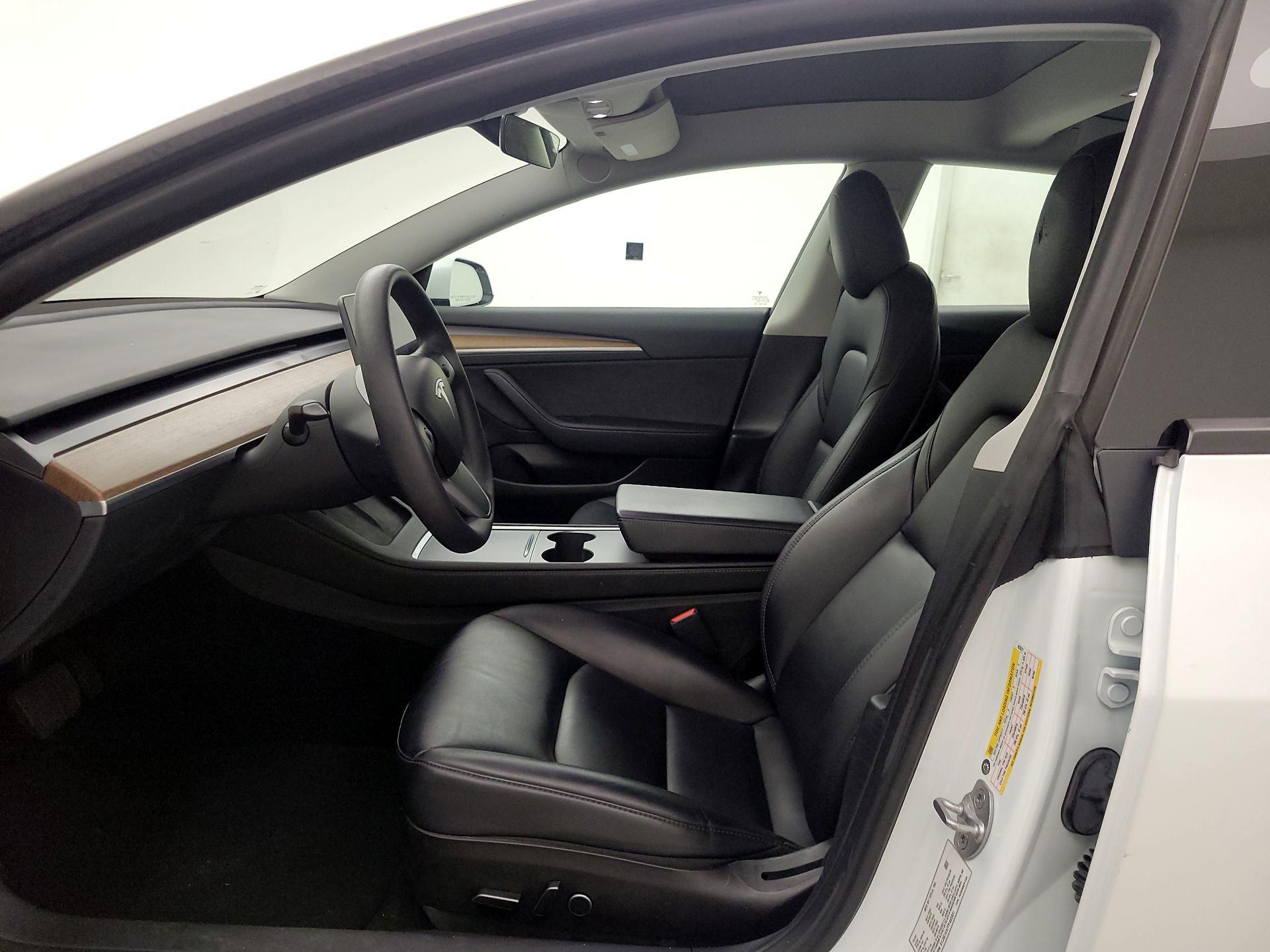 Thumbnail: 2023 Tesla Model 3 - 11