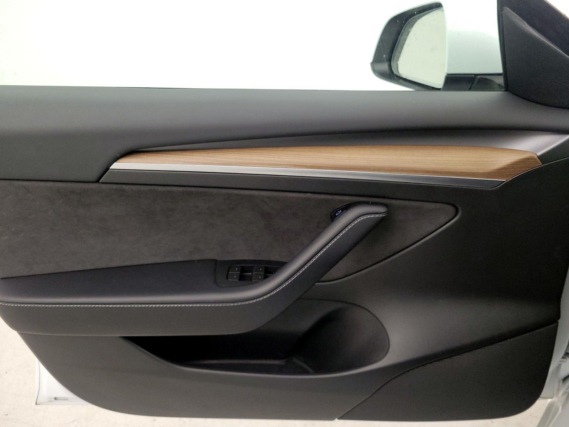 Thumbnail: 2023 Tesla Model 3 - 12