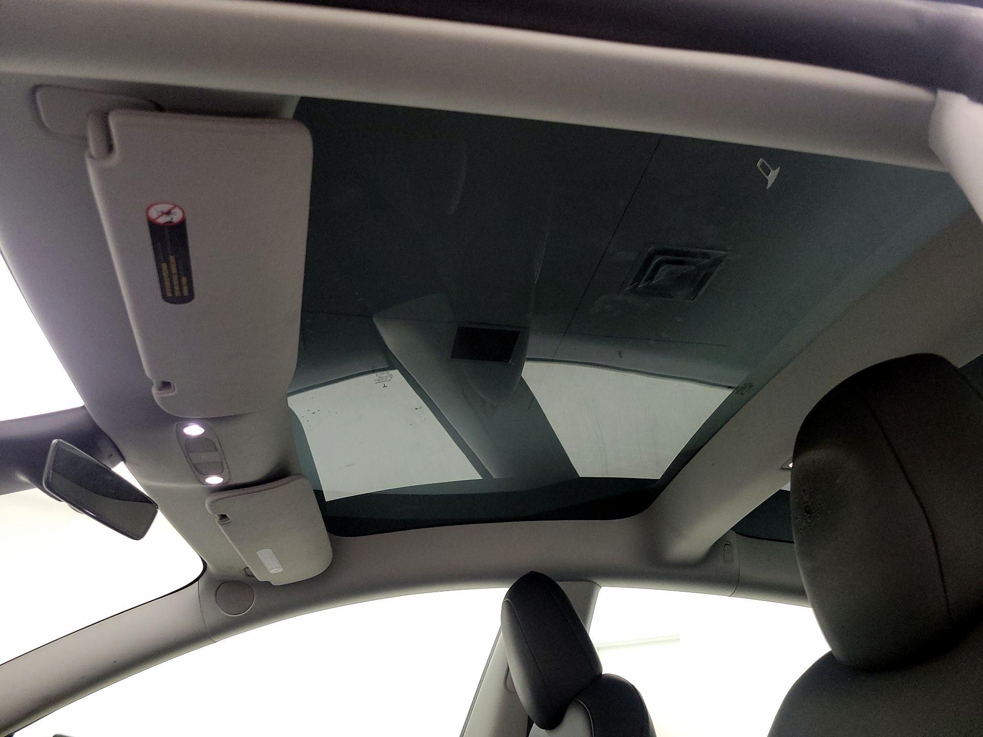 Thumbnail: 2023 Tesla Model 3 - 19