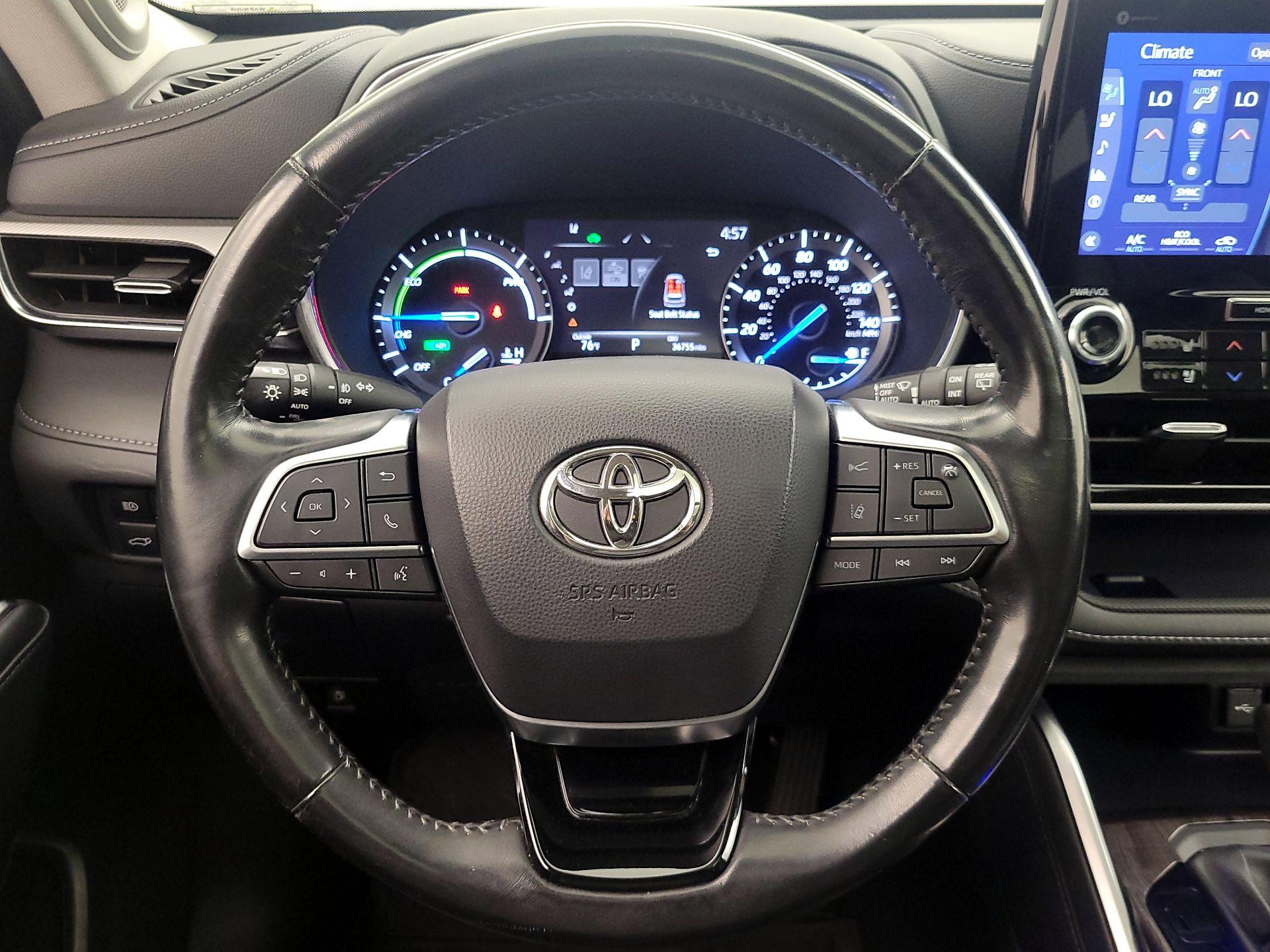 Thumbnail: 2021 Toyota Highlander - 10
