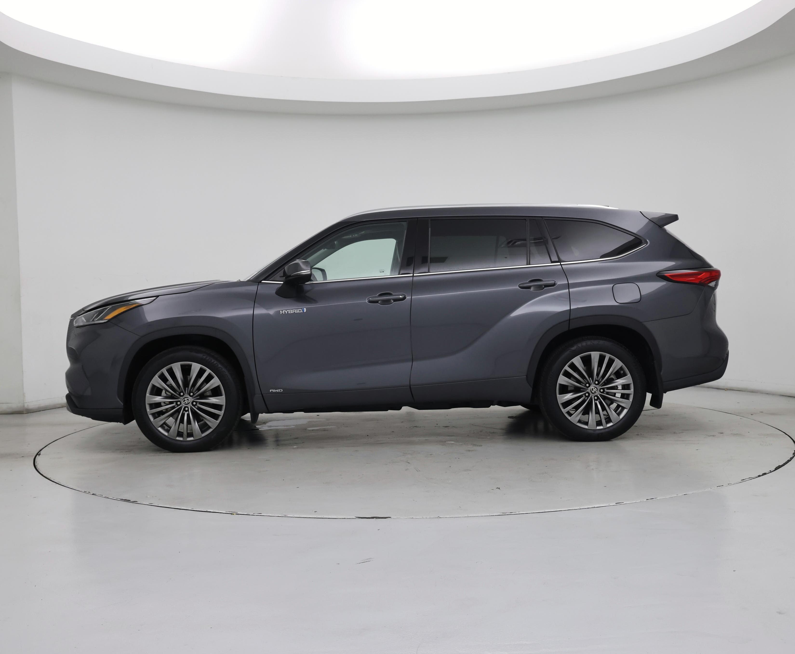 Thumbnail: 2021 Toyota Highlander - 3