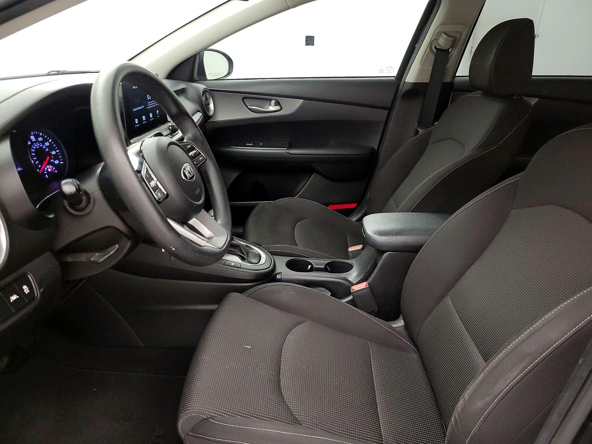 Thumbnail: 2019 Kia Forte - 11