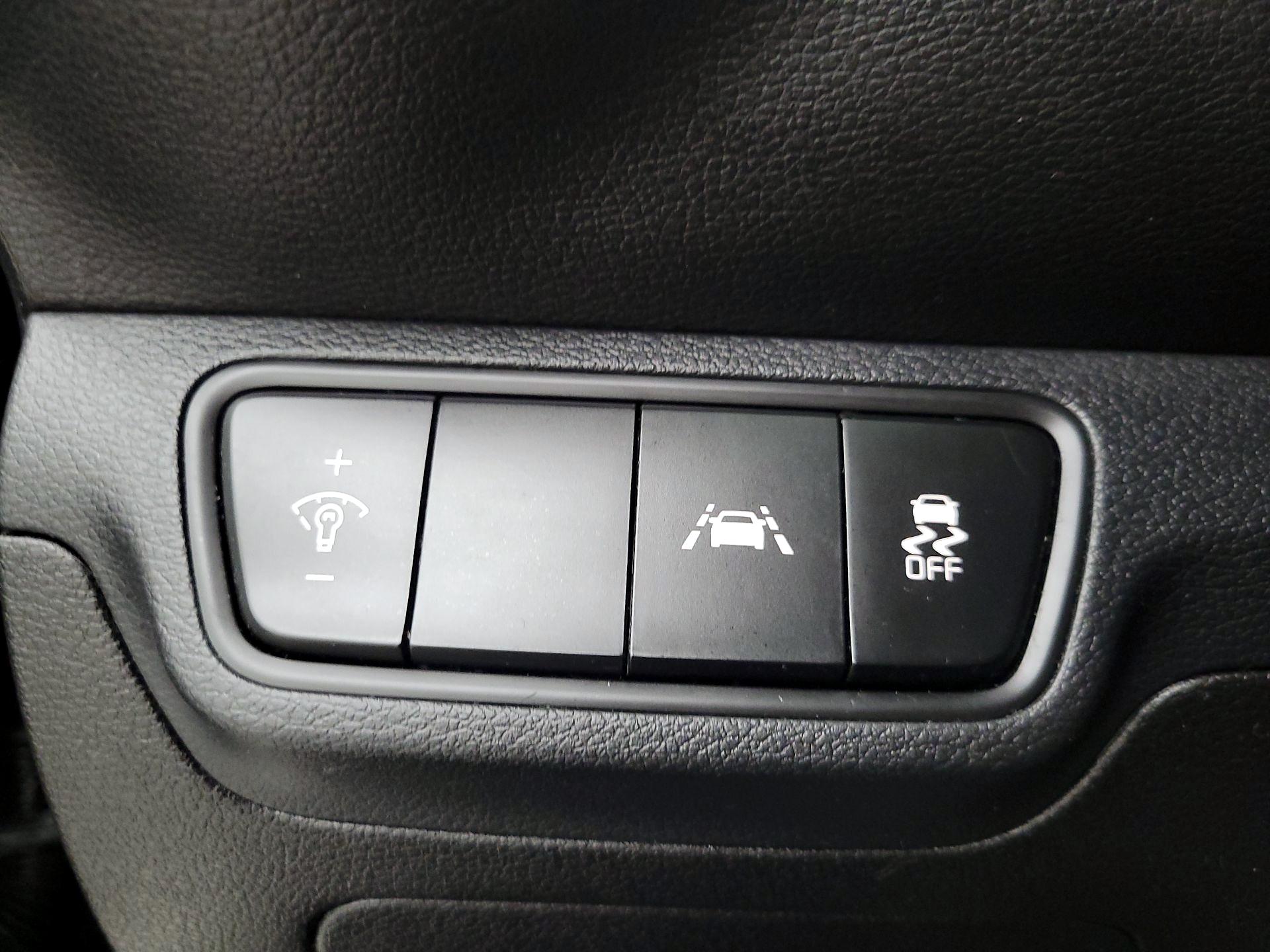 Thumbnail: 2019 Kia Forte - 13