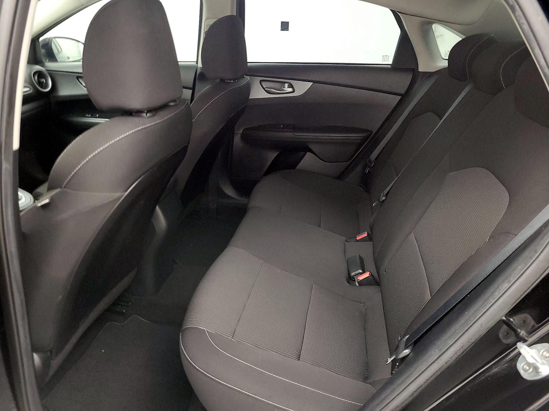 Thumbnail: 2019 Kia Forte - 19