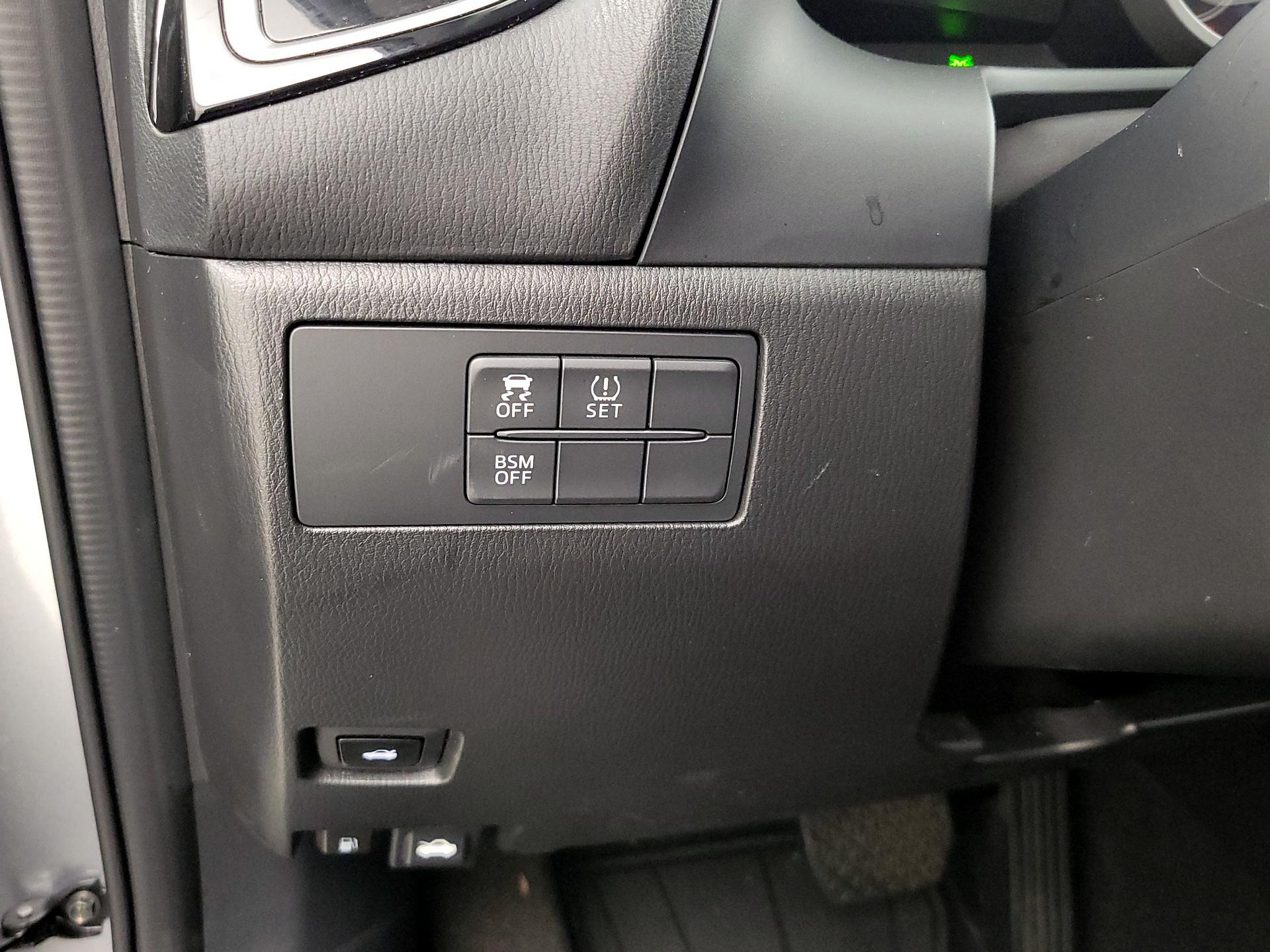 Thumbnail: 2016 Mazda Mazda3 - 13