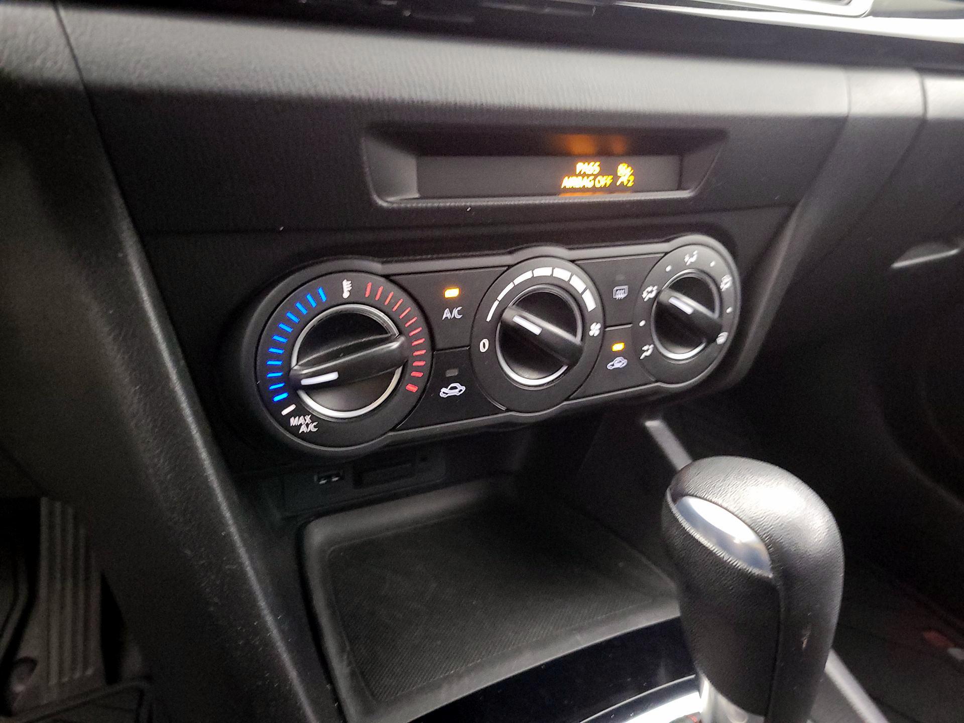 Thumbnail: 2016 Mazda Mazda3 - 17