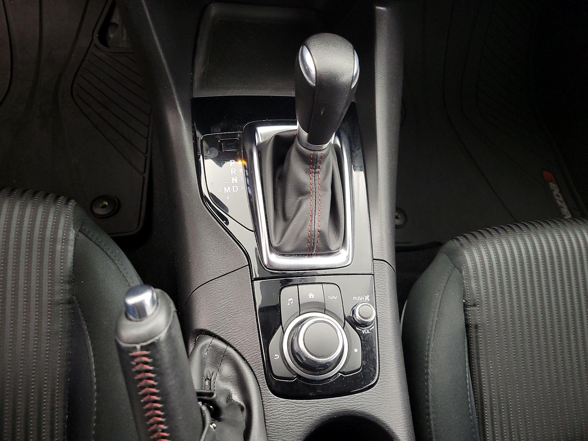 Thumbnail: 2016 Mazda Mazda3 - 18