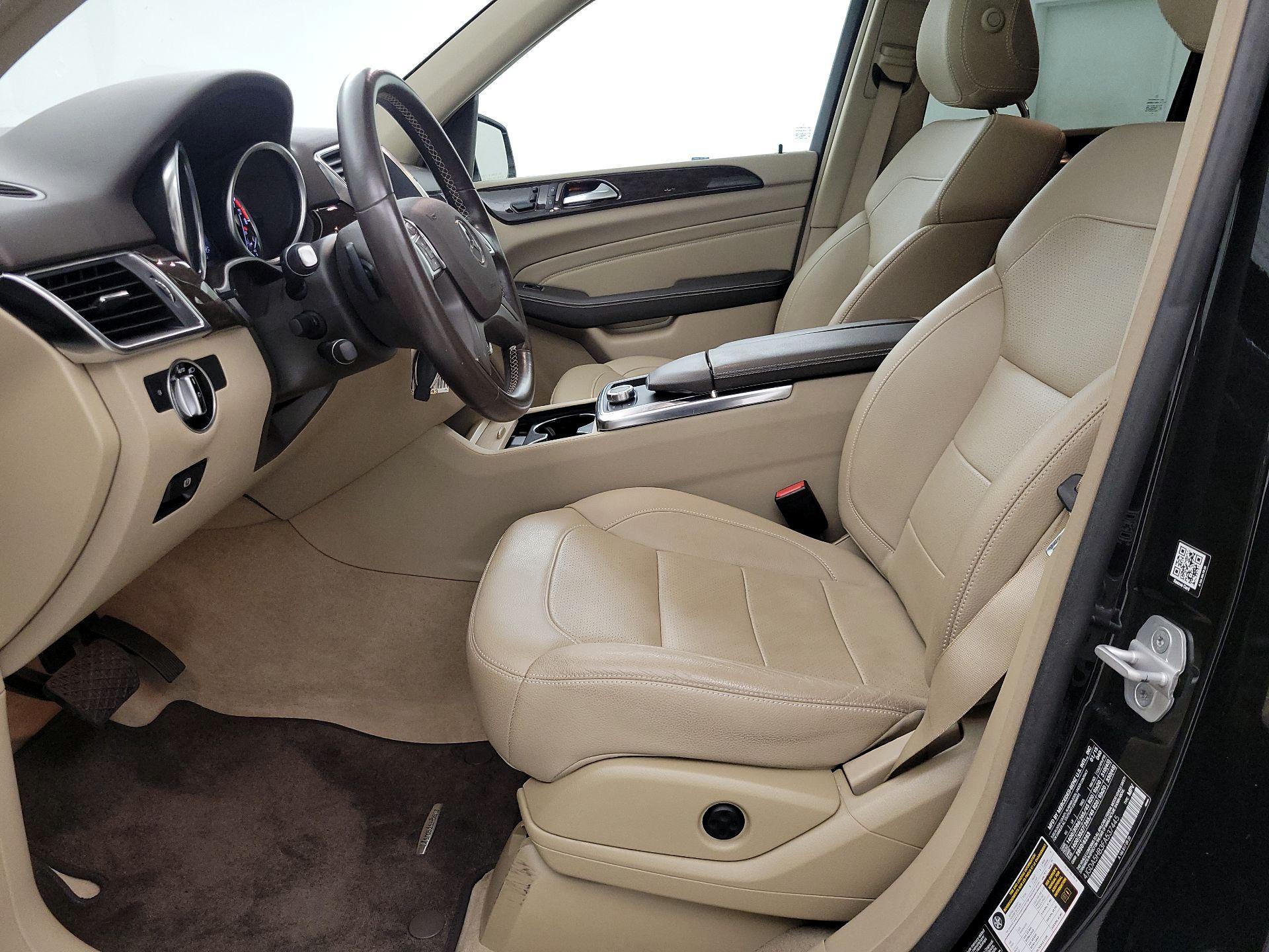 Thumbnail: 2015 Mercedes-Benz M-Class - 11