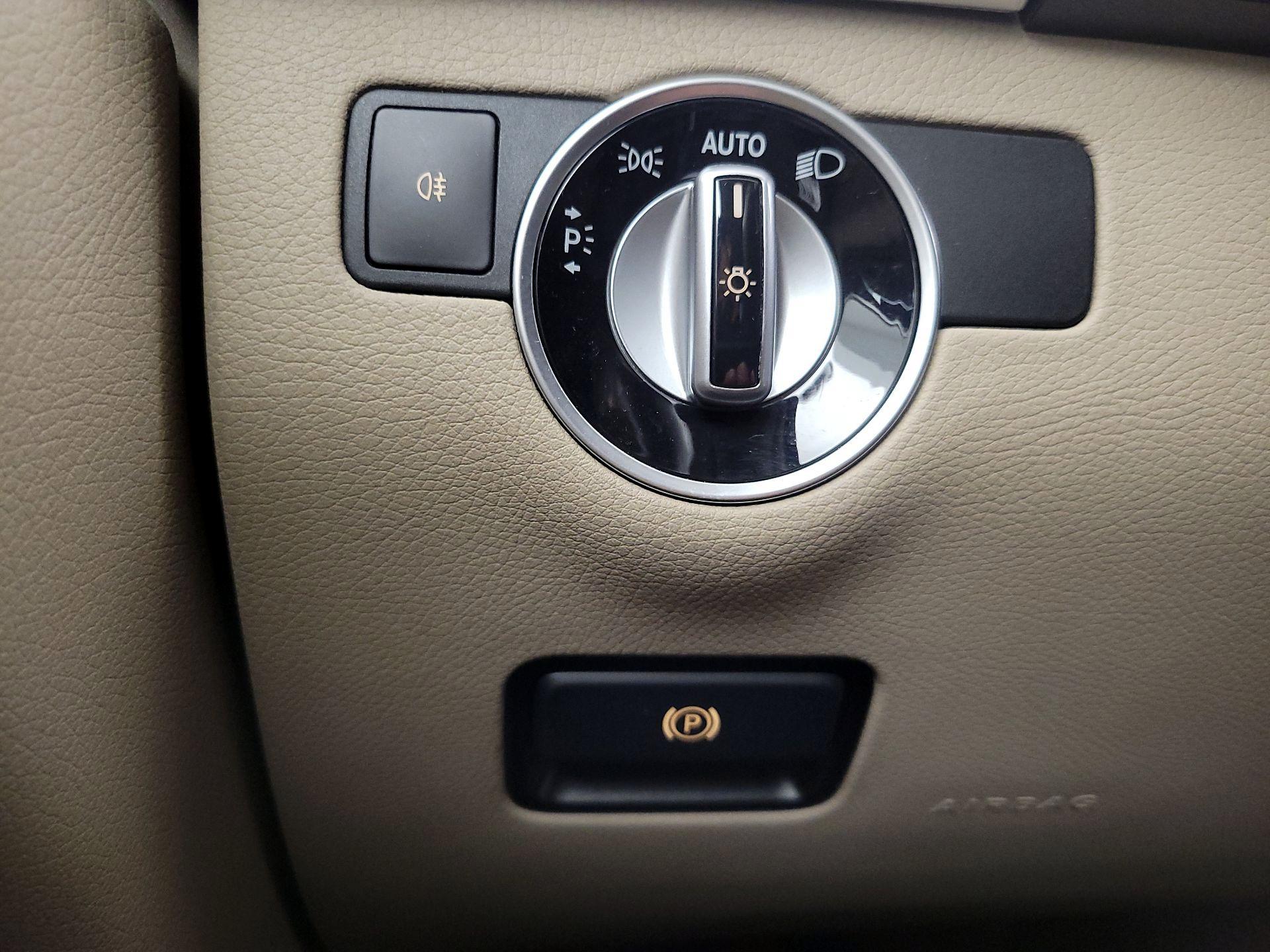 Thumbnail: 2015 Mercedes-Benz M-Class - 13