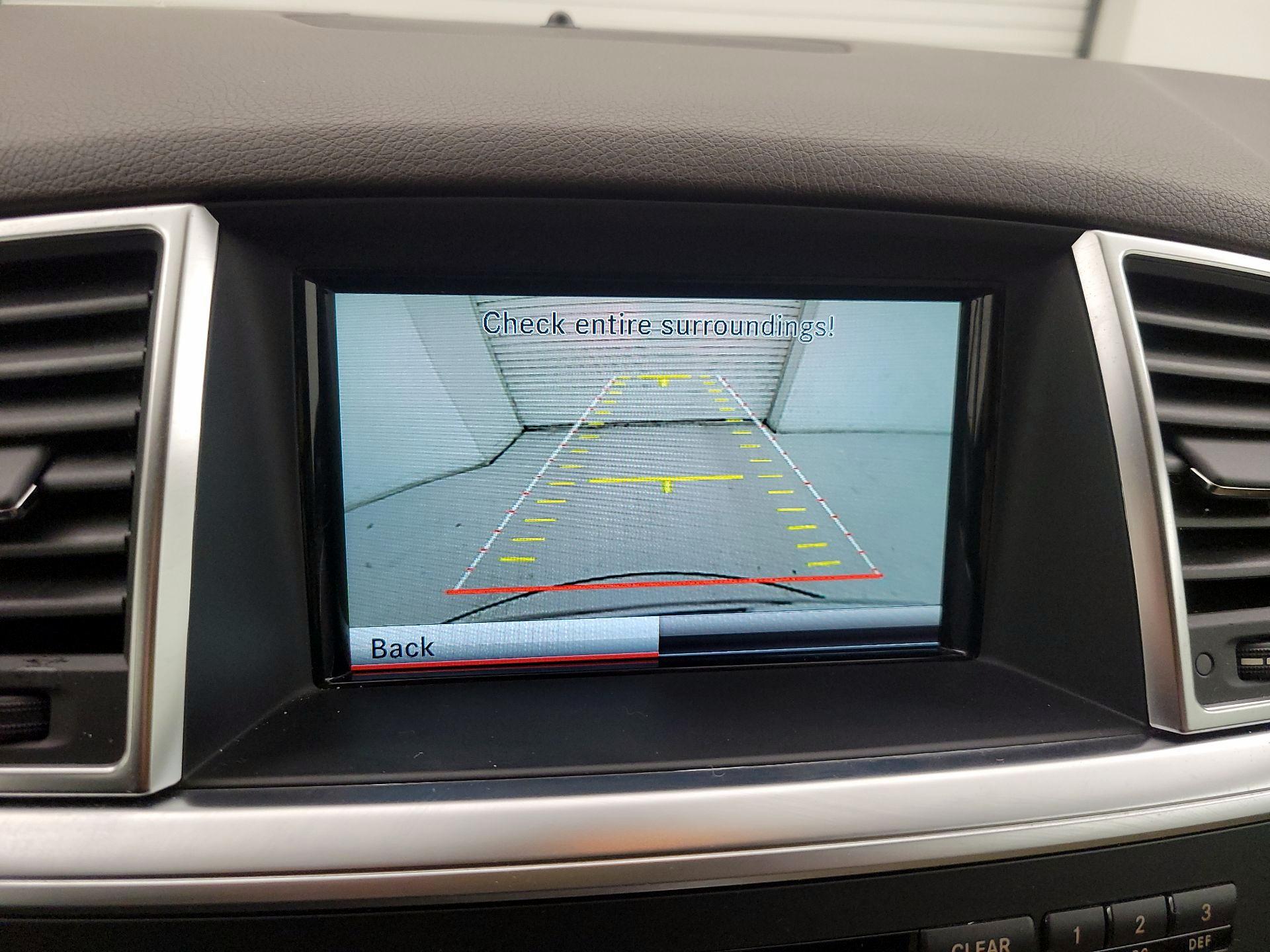 Thumbnail: 2015 Mercedes-Benz M-Class - 15