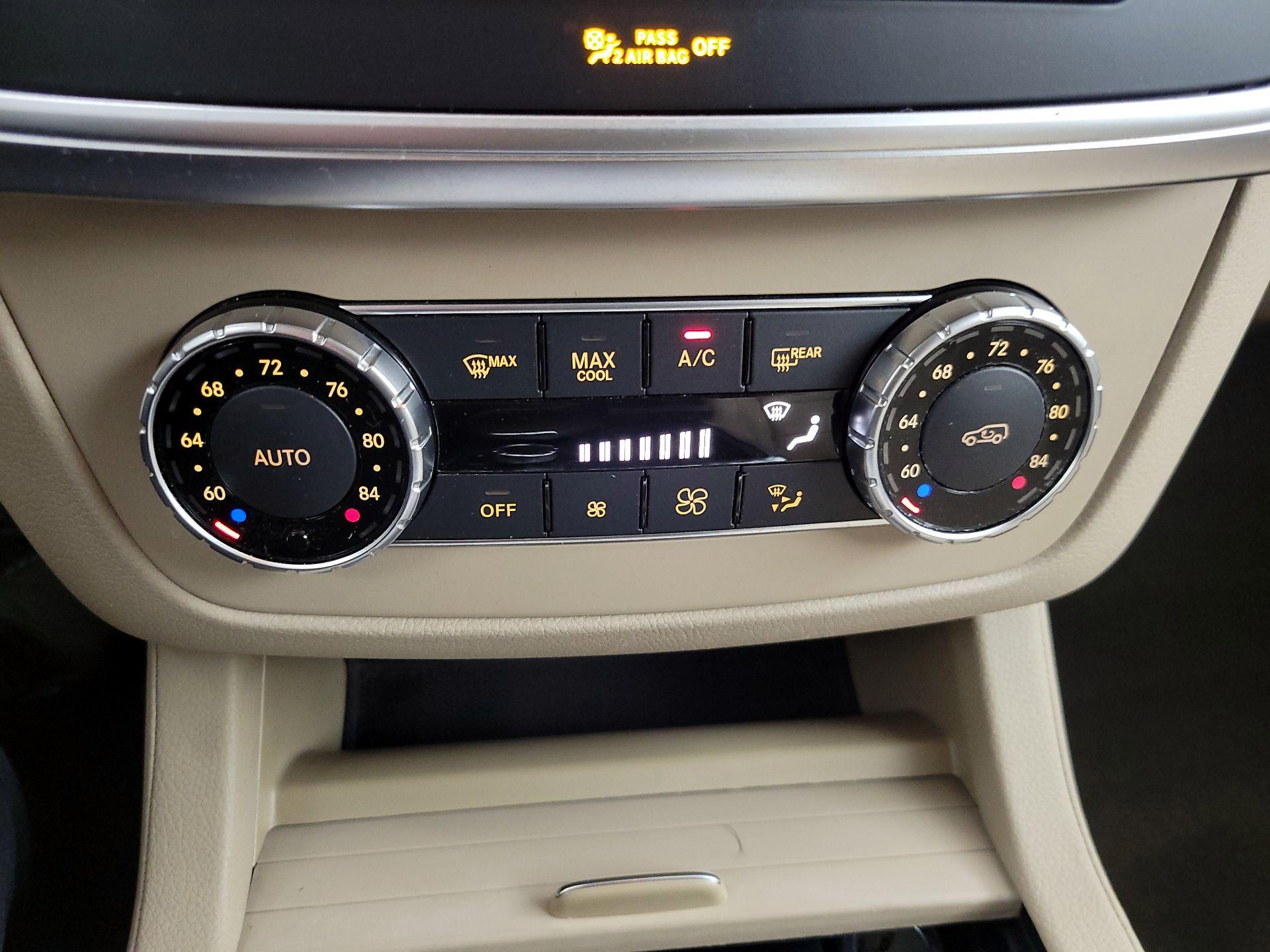 Thumbnail: 2015 Mercedes-Benz M-Class - 17