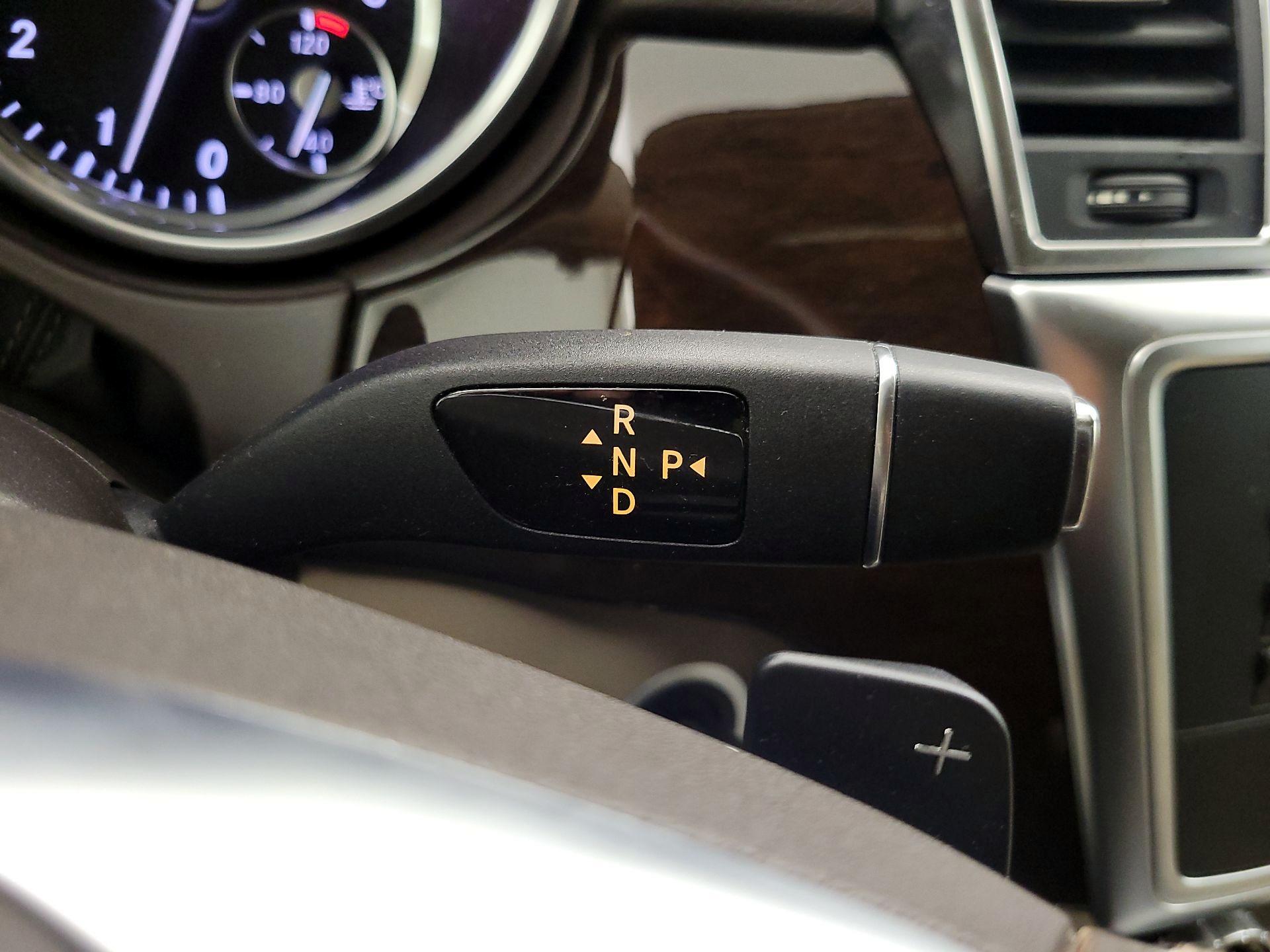 Thumbnail: 2015 Mercedes-Benz M-Class - 18