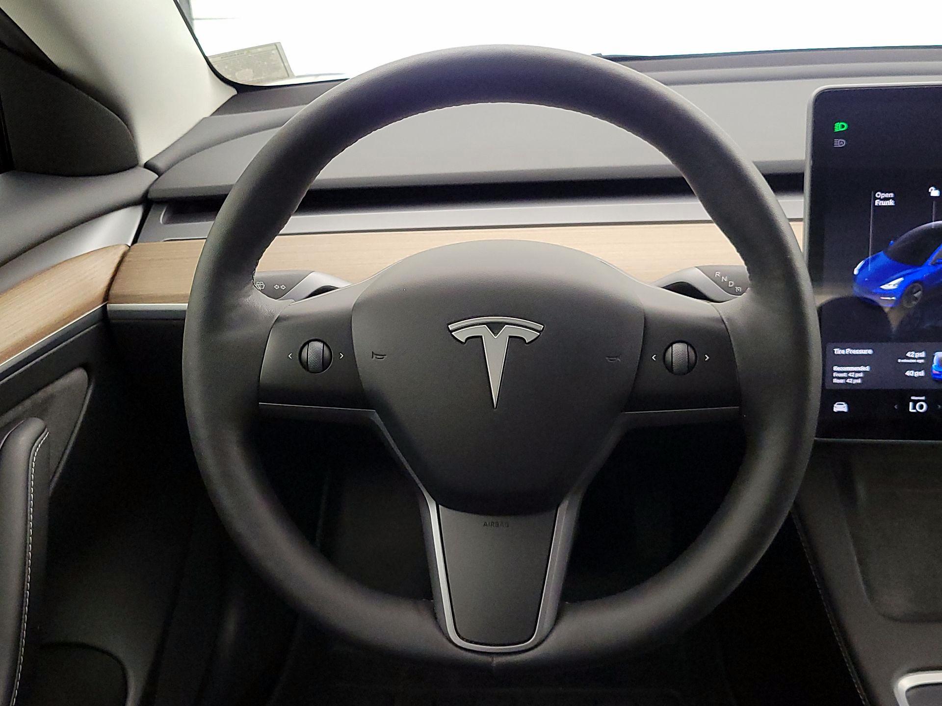 Thumbnail: 2023 Tesla Model 3 - 10