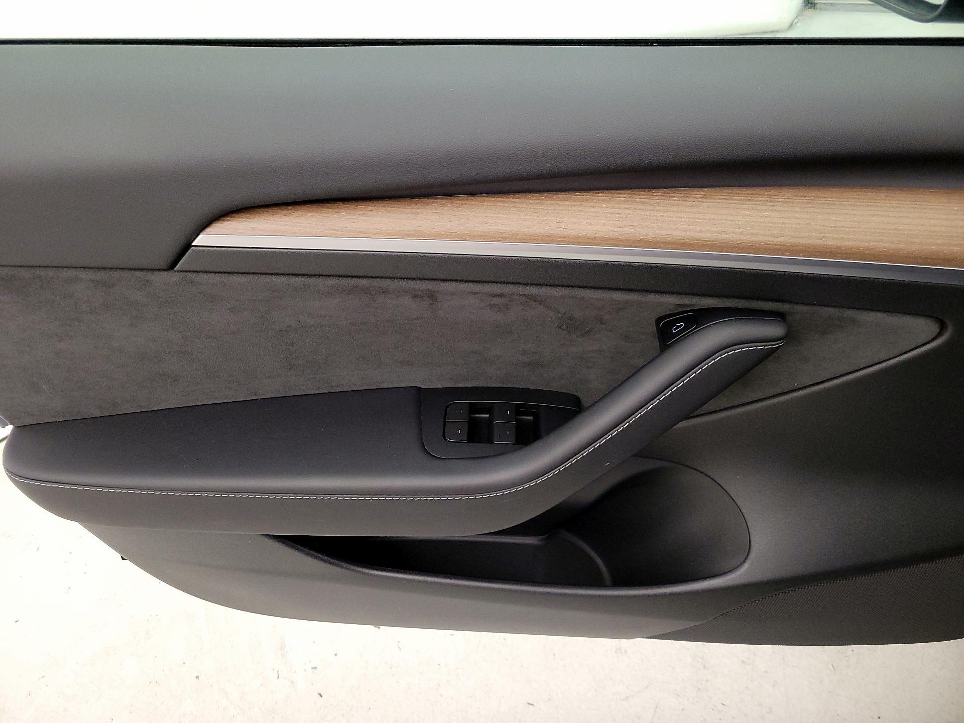 Thumbnail: 2023 Tesla Model 3 - 12