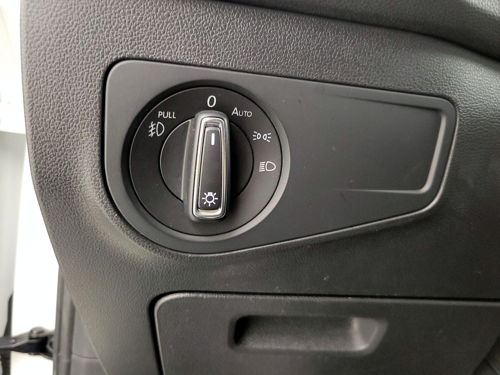 Thumbnail: 2019 Volkswagen Tiguan - 13