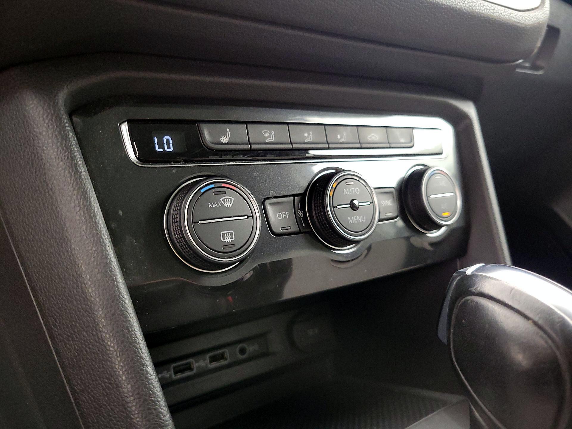 Thumbnail: 2019 Volkswagen Tiguan - 16