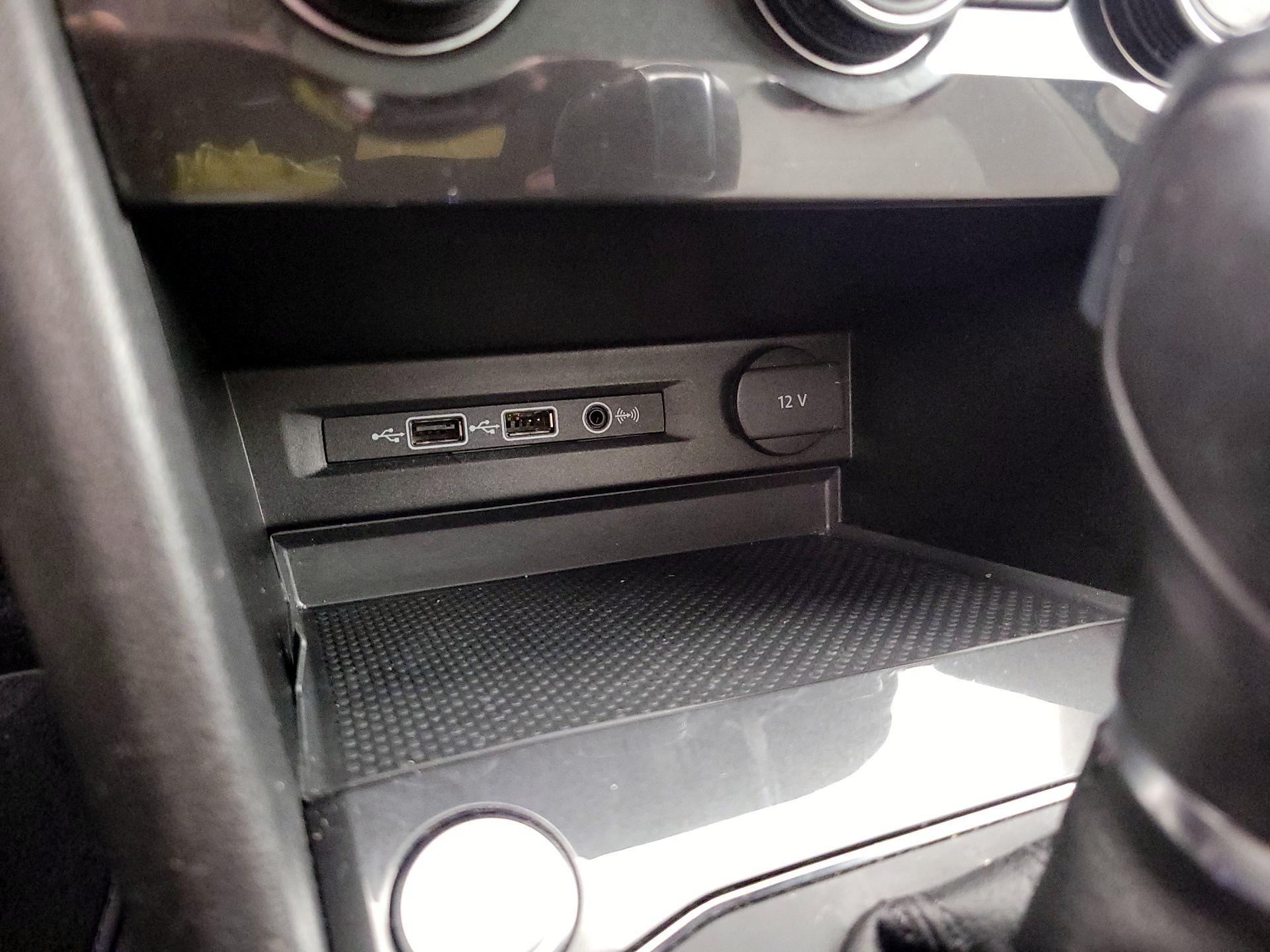 Thumbnail: 2019 Volkswagen Tiguan - 18