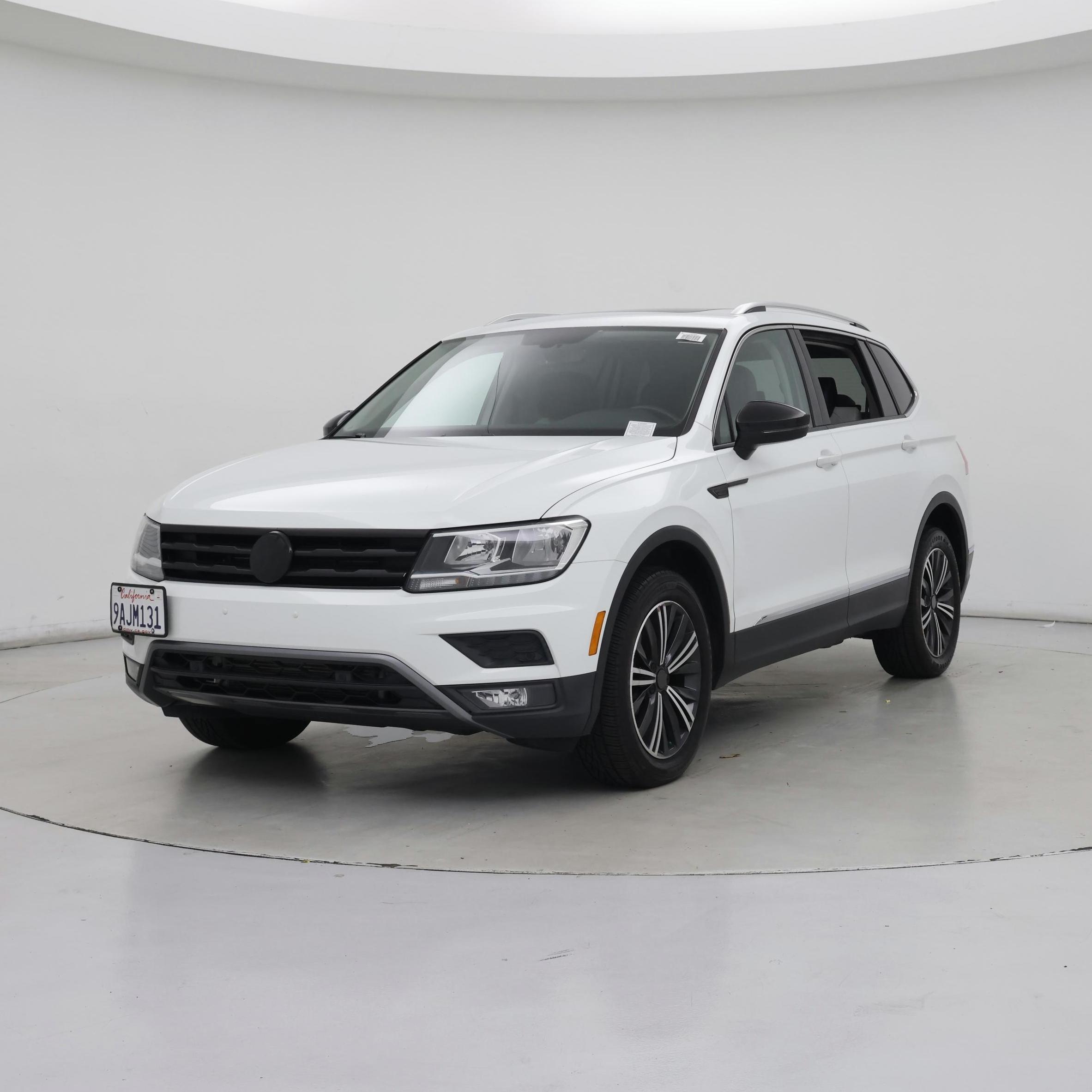 Thumbnail: 2019 Volkswagen Tiguan - 4