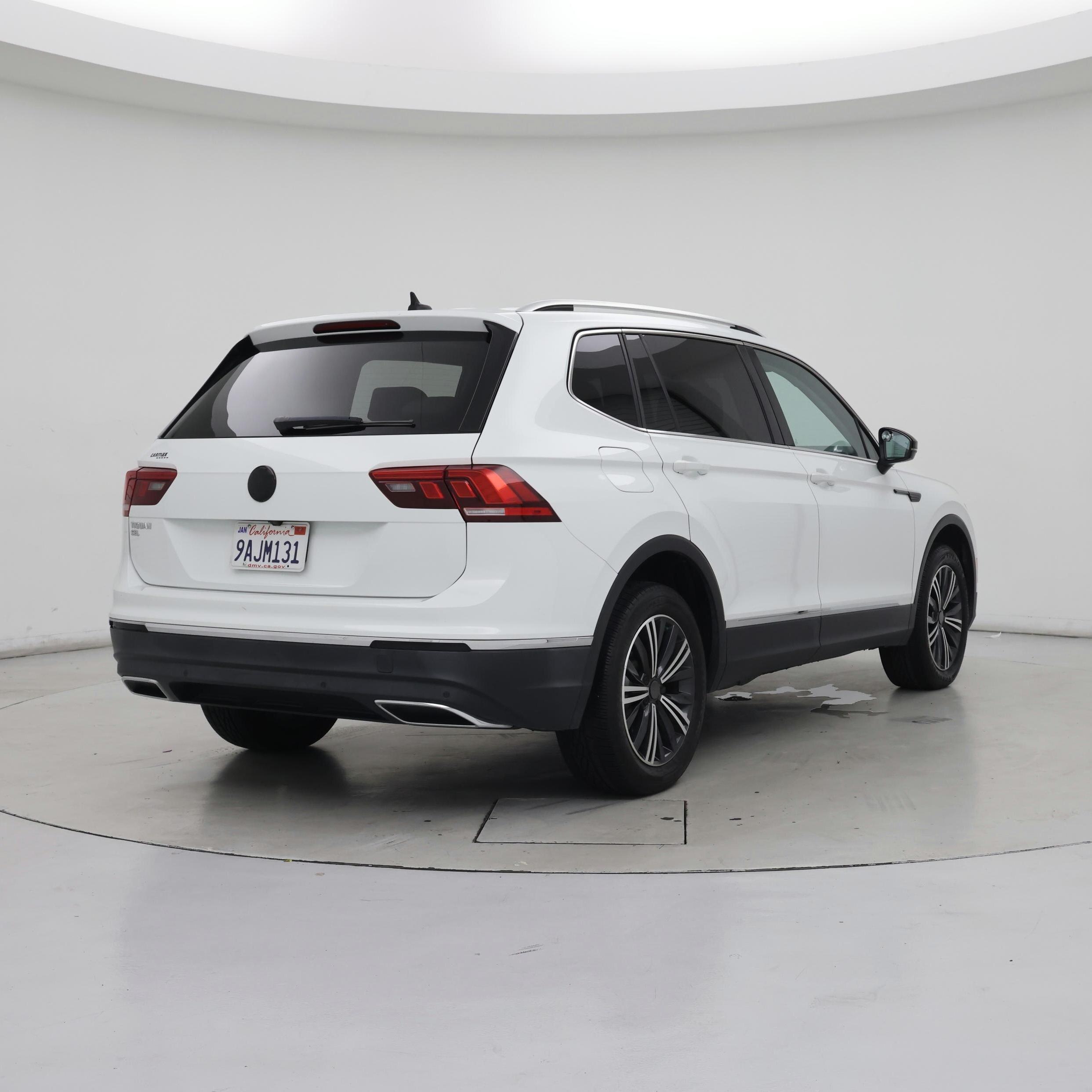 Thumbnail: 2019 Volkswagen Tiguan - 8